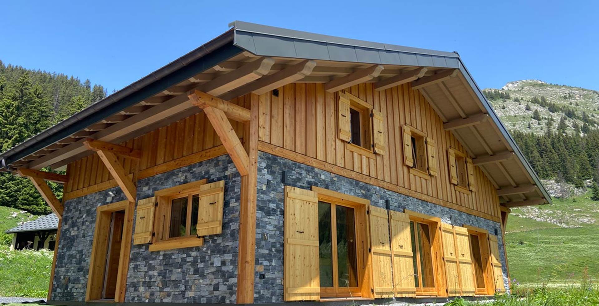 Chalet-exte´rieur-gauche-entier