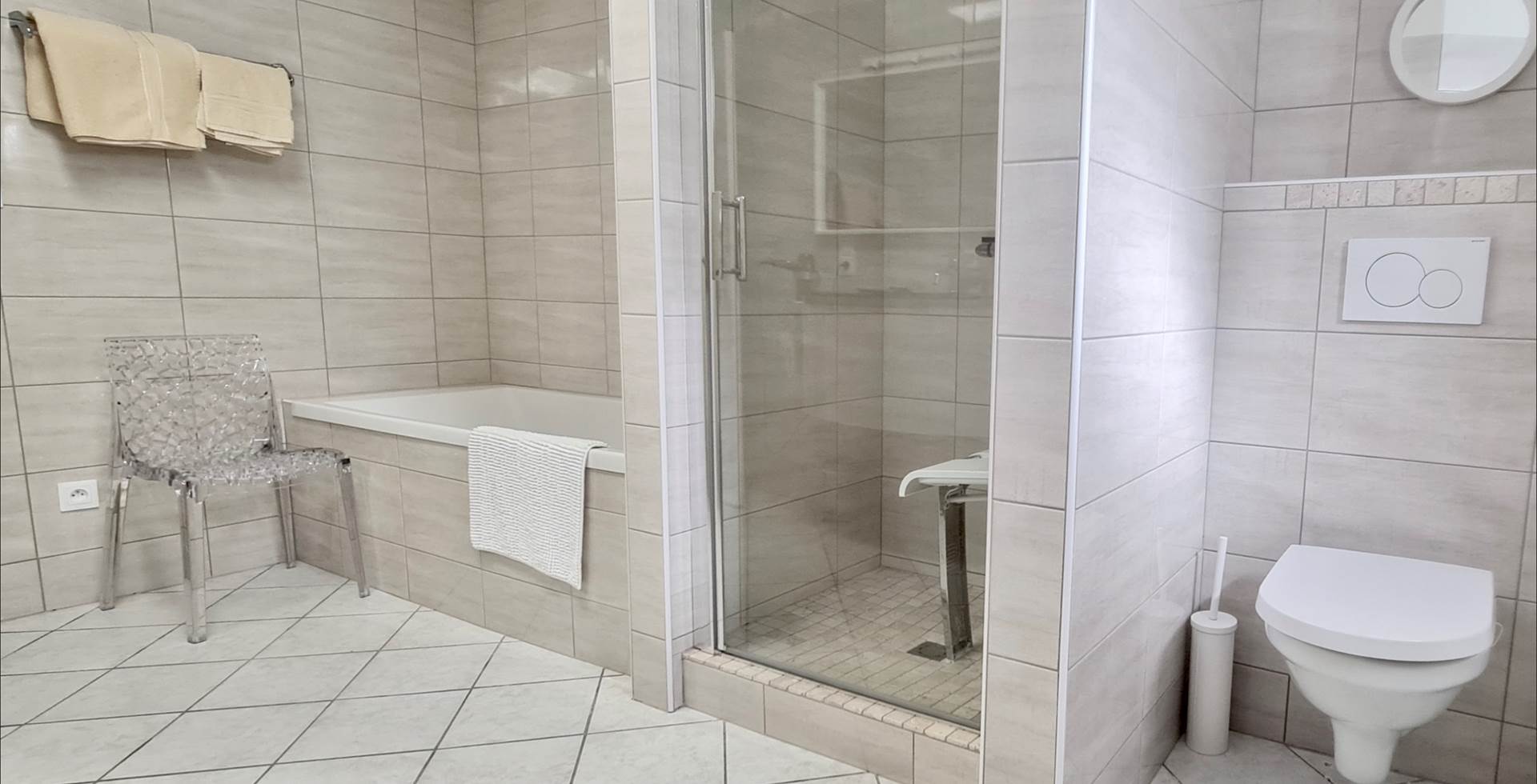 VILLA DU LAC VICHY - salle de bain  douche