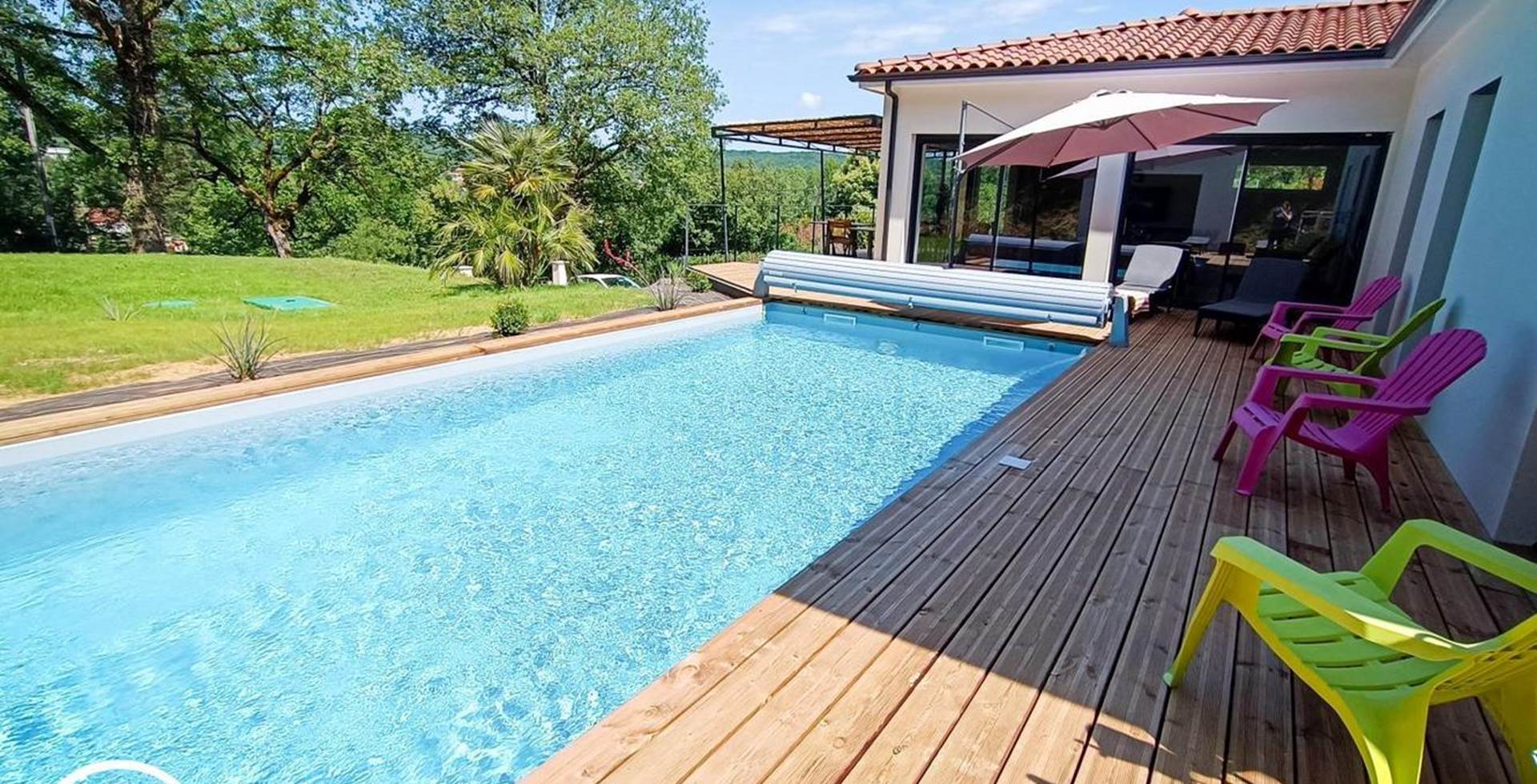 piscine et terrasse