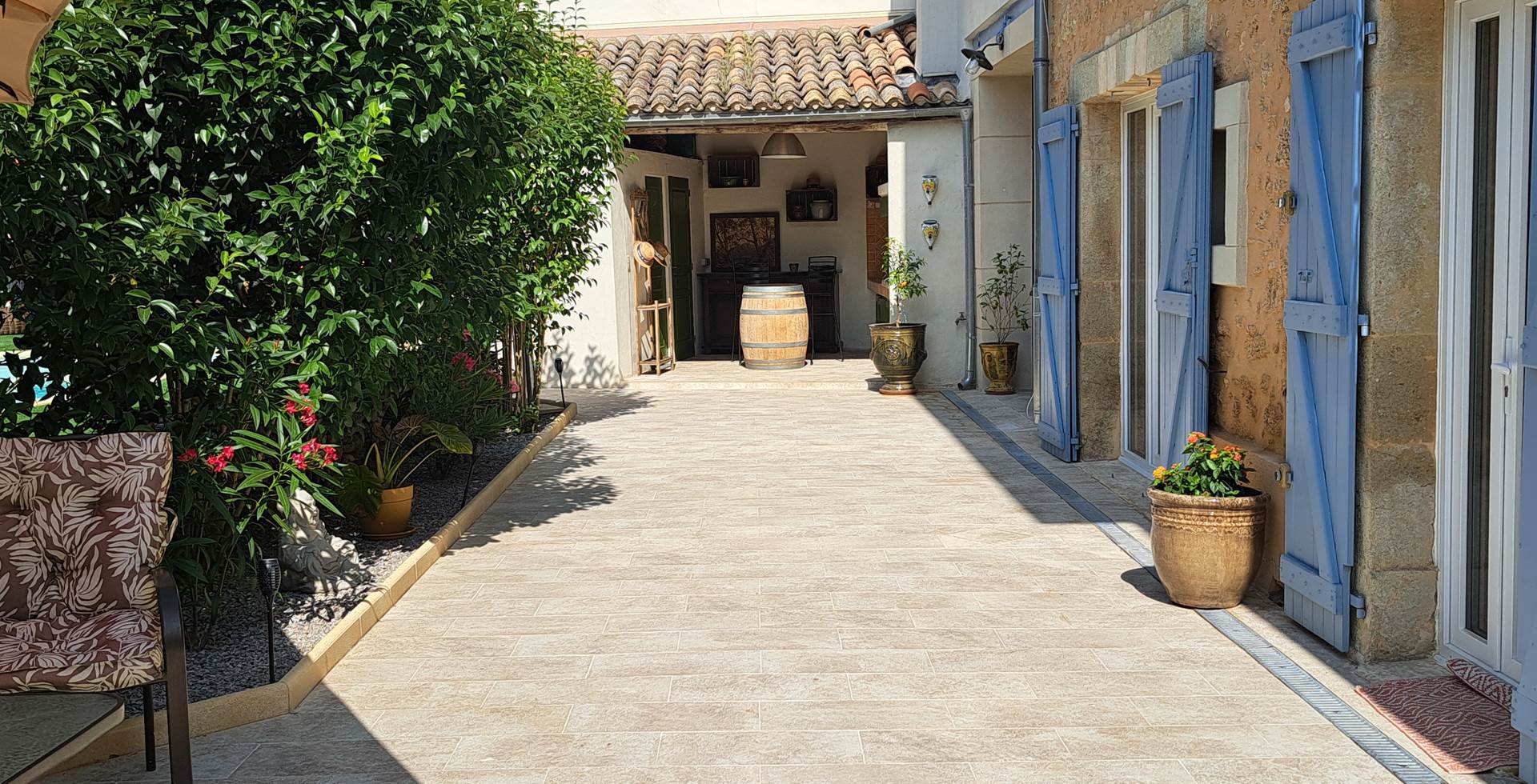 PASSAGE BARBECUE