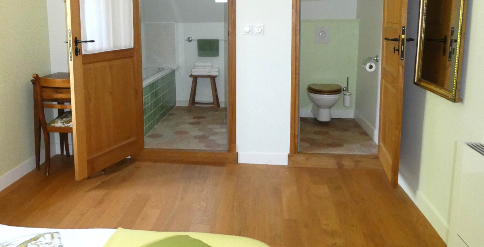 Salle de bains et WC dans les chambres ici au Chasseur d'Afrique