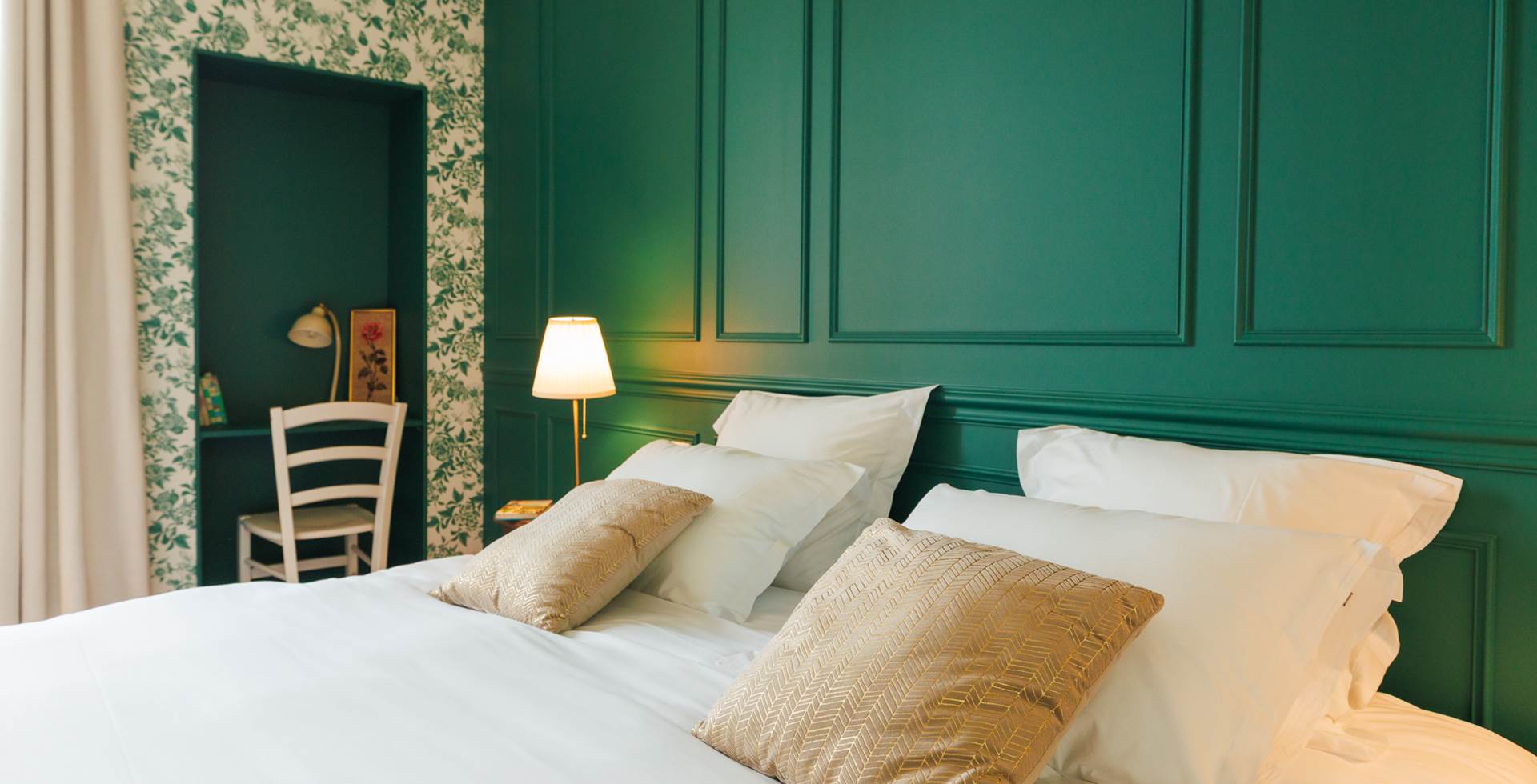 Chambre verte tête de lit gite de charme Le Quatre Feuilles proche Puy du Fou