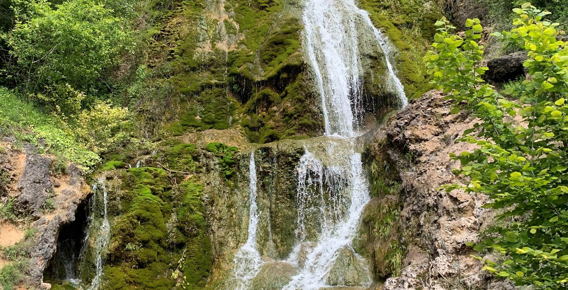 Salles la source cascade promenade Aveyron