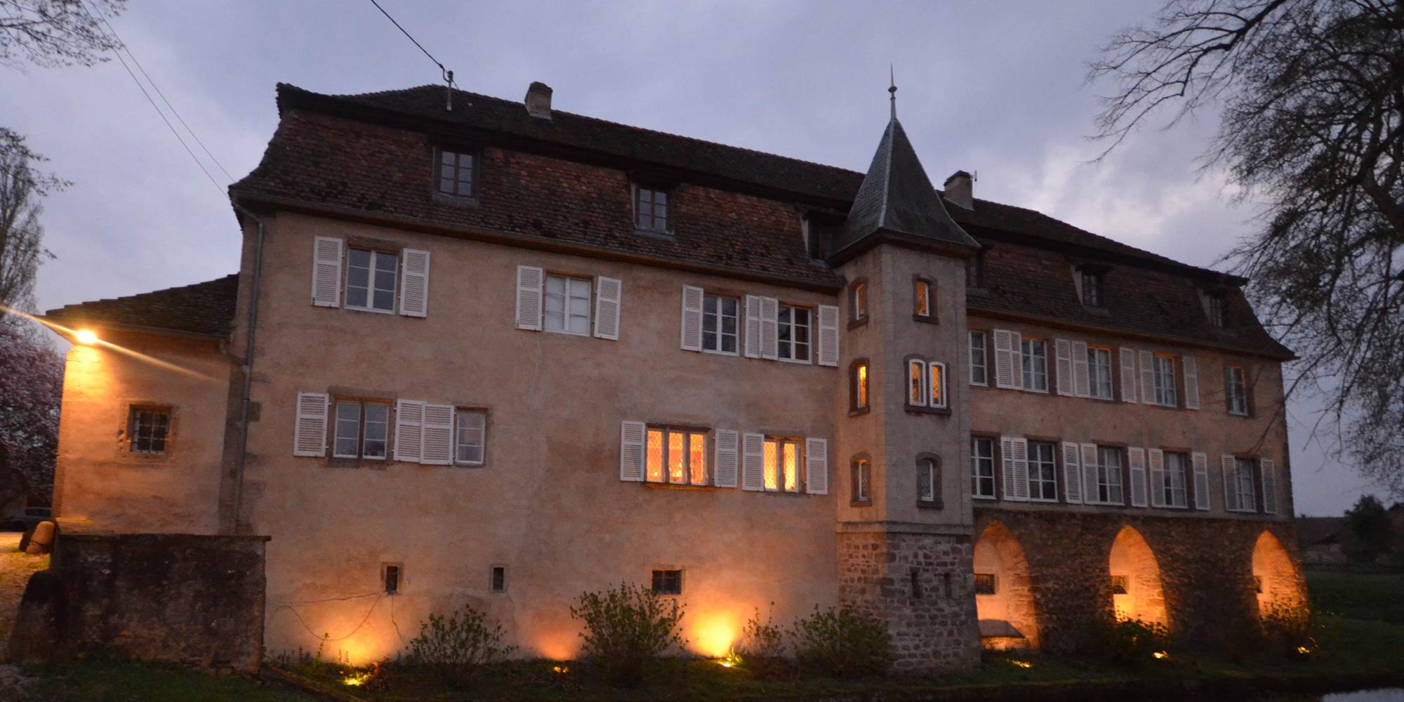 Façade nord de nuit