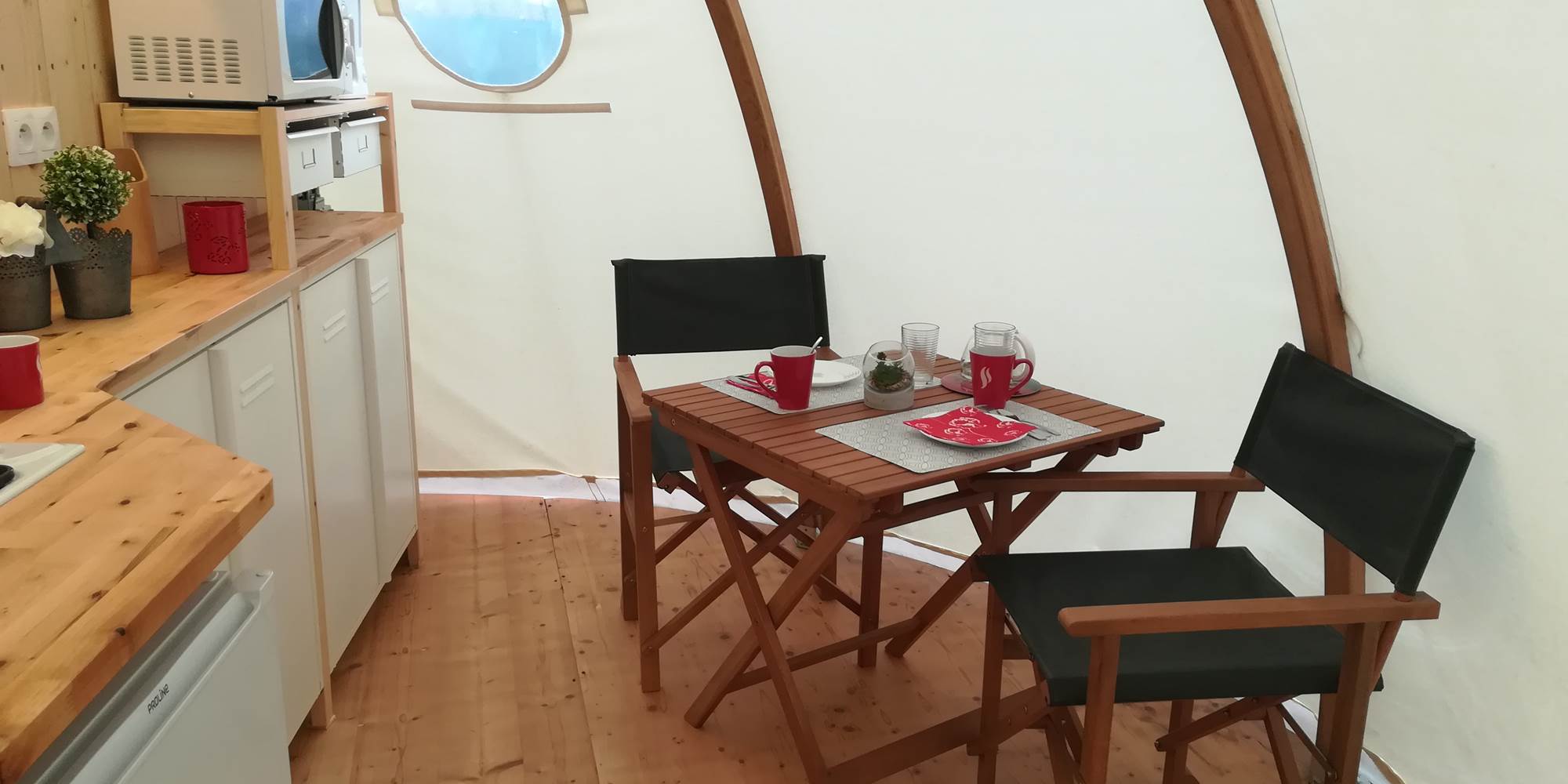 cuisine-tente-lodge-dome-wigwam-camping-les-chagnelles