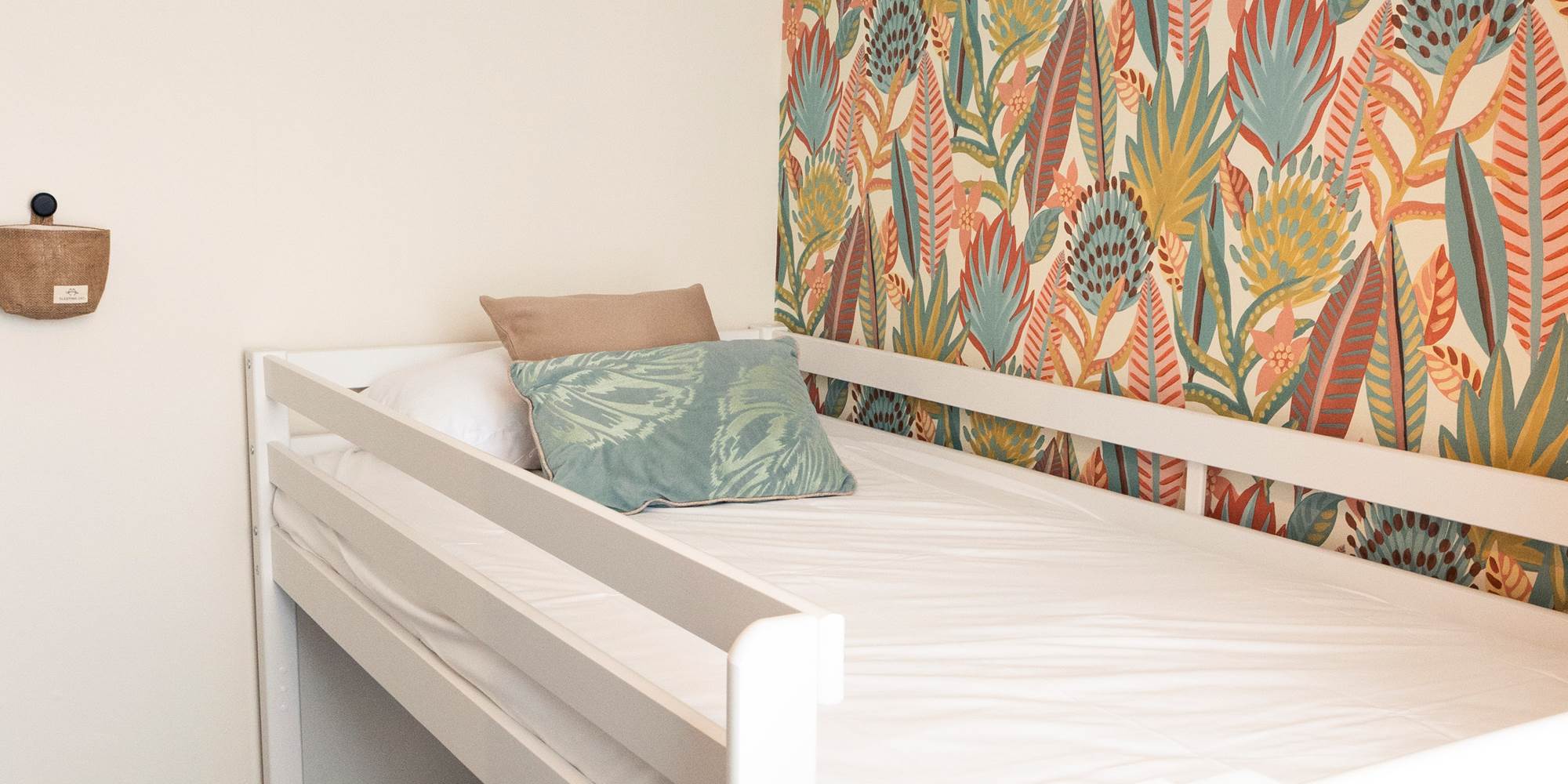 hotel La Villa Rose Marie Saint Brevin océan chambre familiale 4 personnes lit double lit superposé douche petit déjeuner diner restaurant terrasse sous les pins