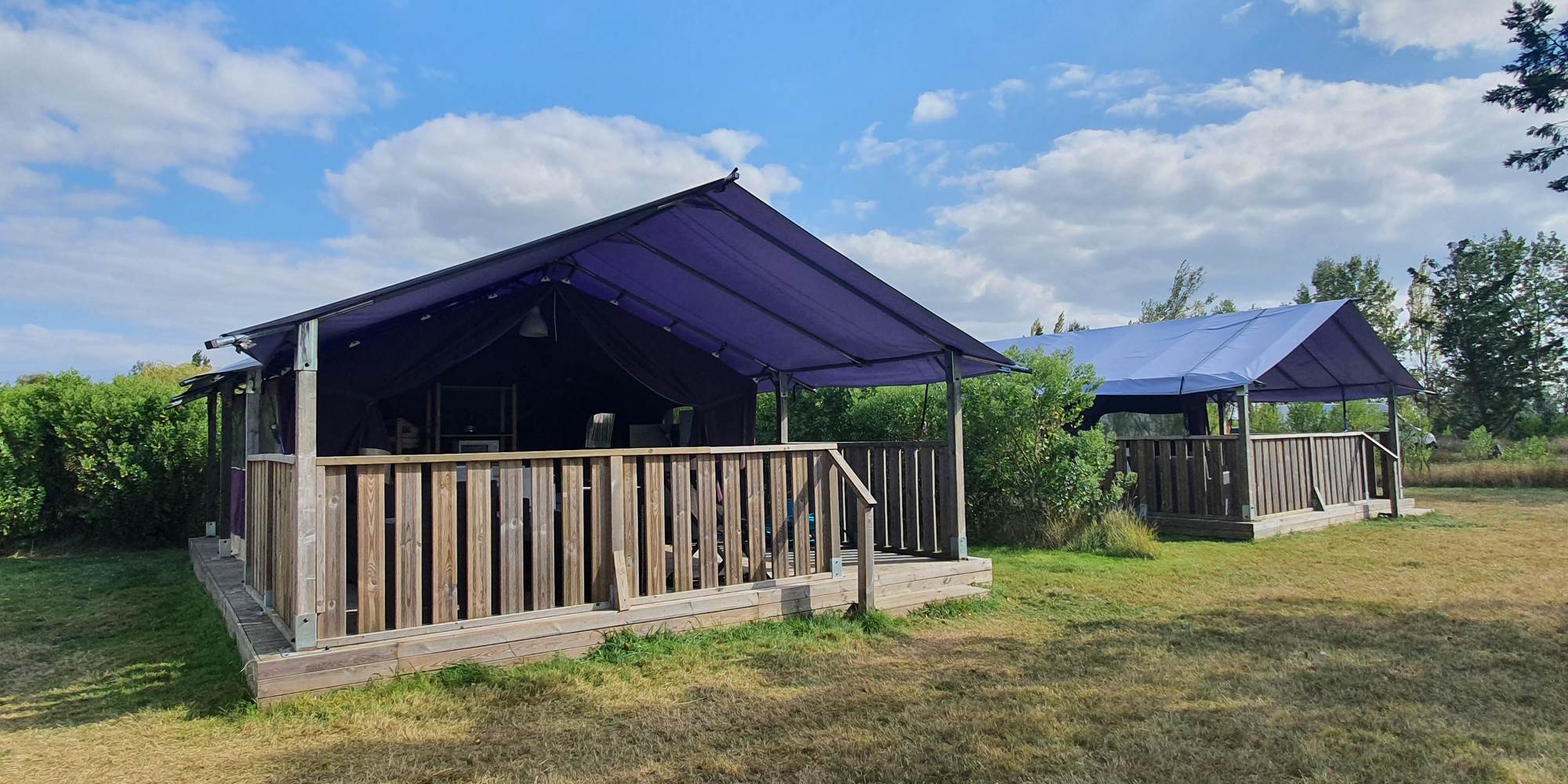 tente-lodge-violette-insolite-camping-les-chagnelles-vendee - Copie