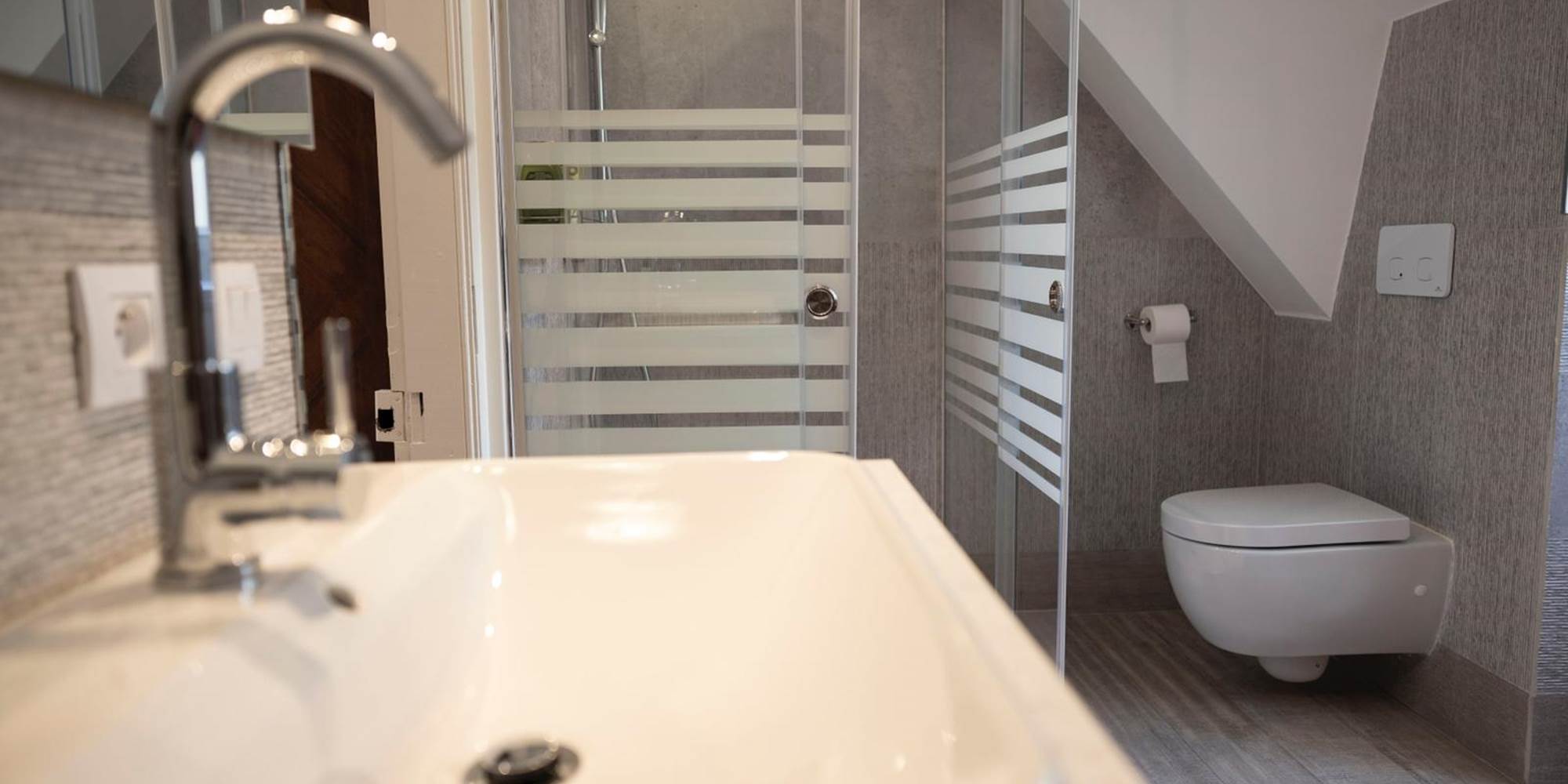 LE 41 AVENUE FOCH LA SUITE LE MAUPAS / LA SALLE DE BAINS