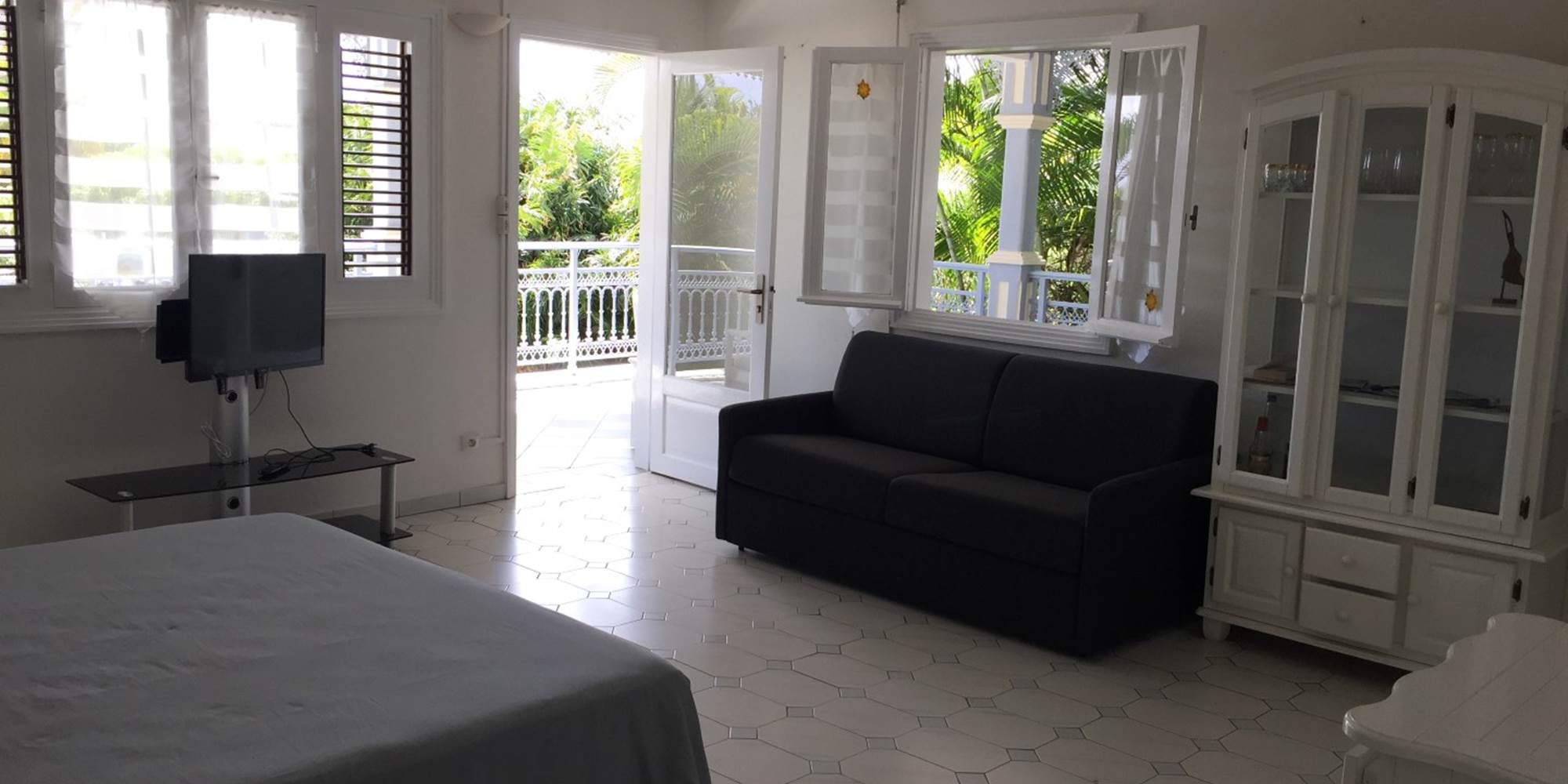 Logement très lumineux avec terrasse en angle