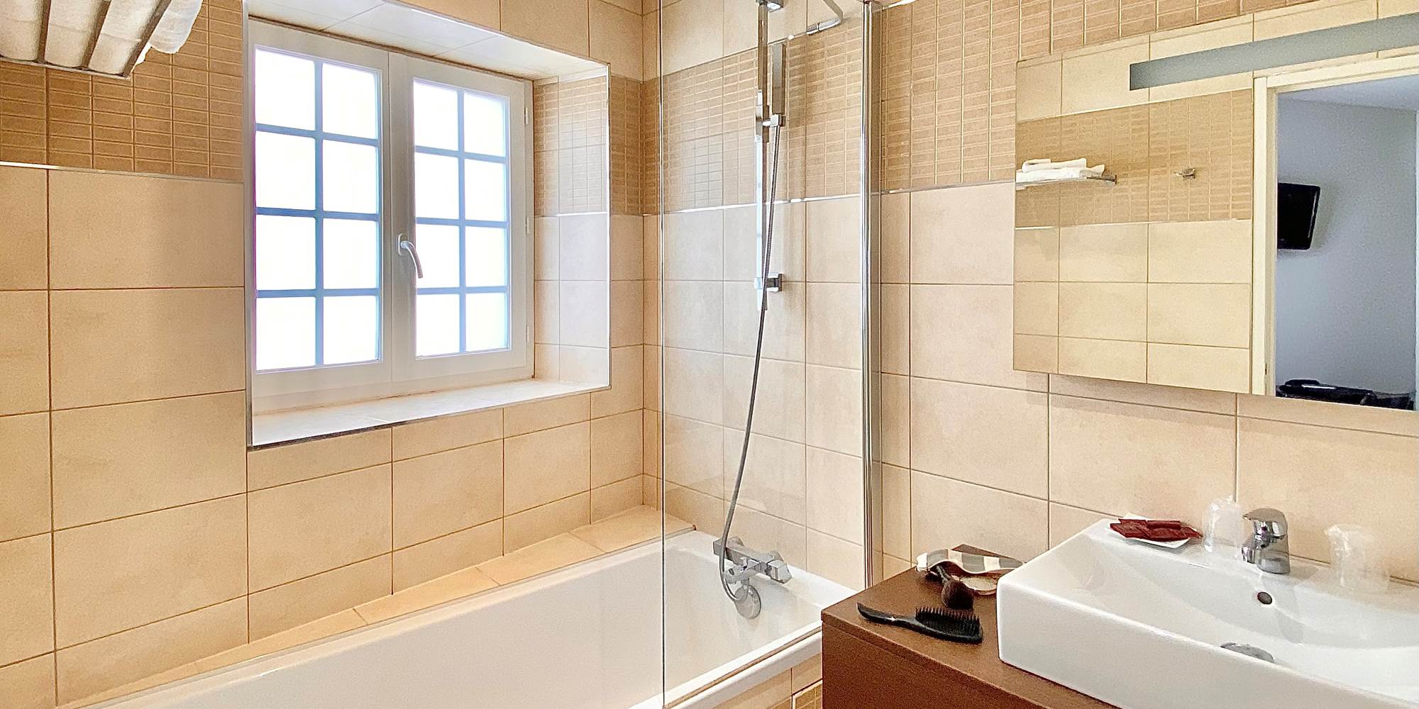 Salle De Bain, Chambre Double