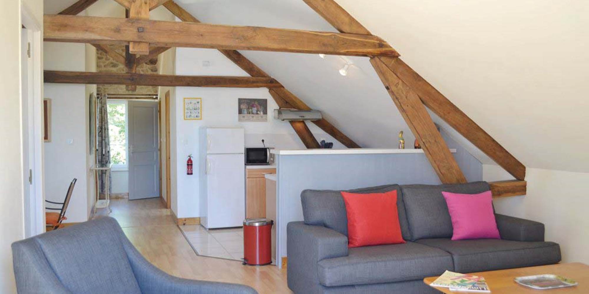 gite des rosiers salon puyregonde dordogne nature