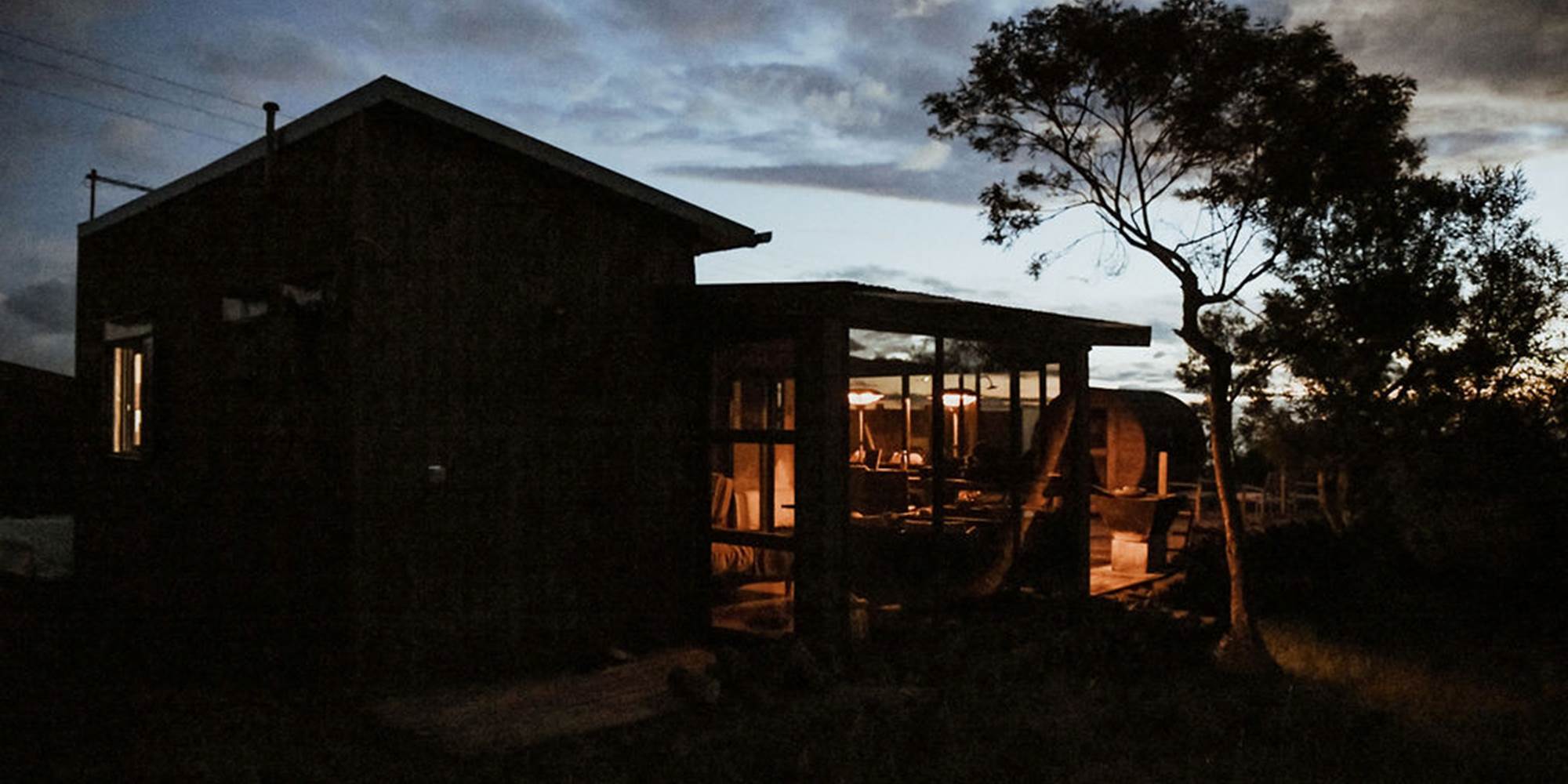 Le chalet du patre au crépuscule