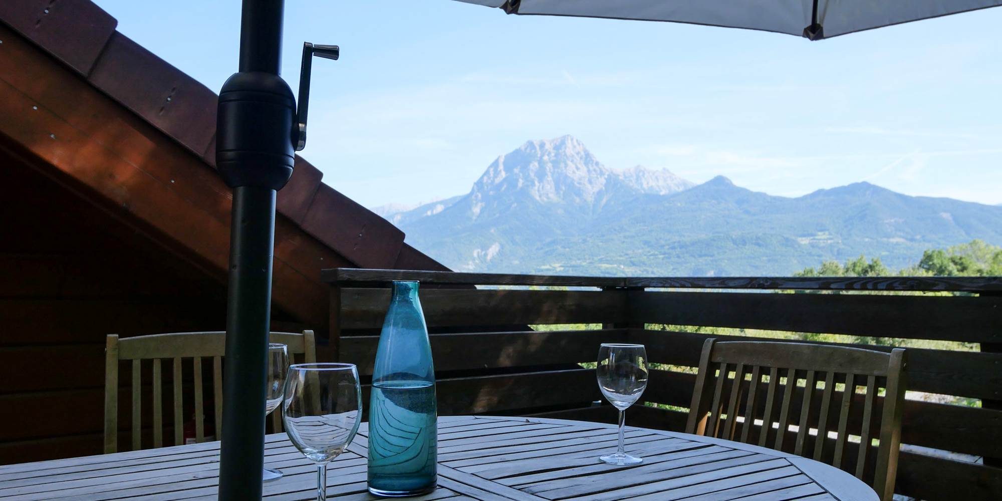 Terrasse avec vue sur le lac