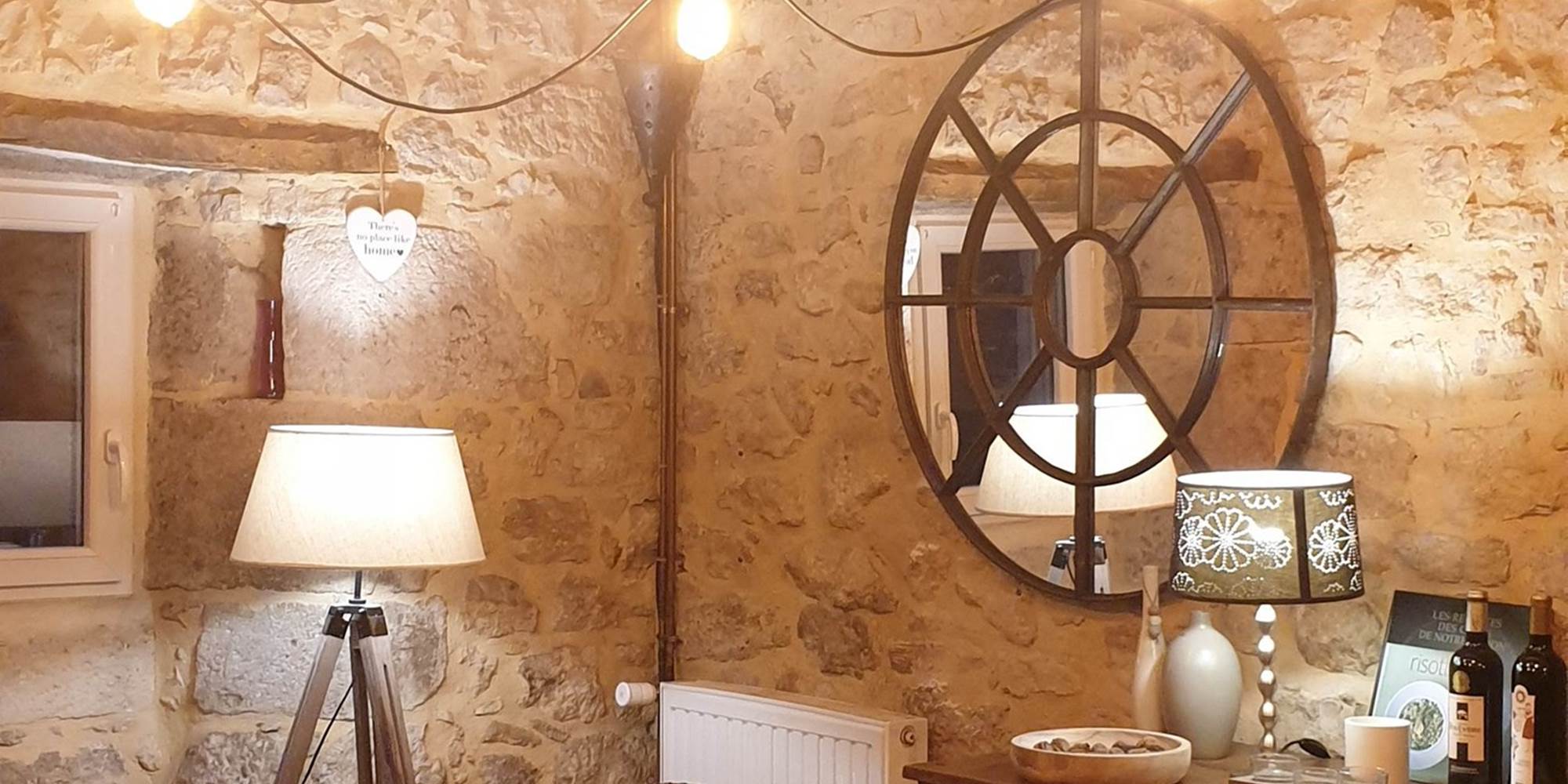Salle à manger toute en pierres