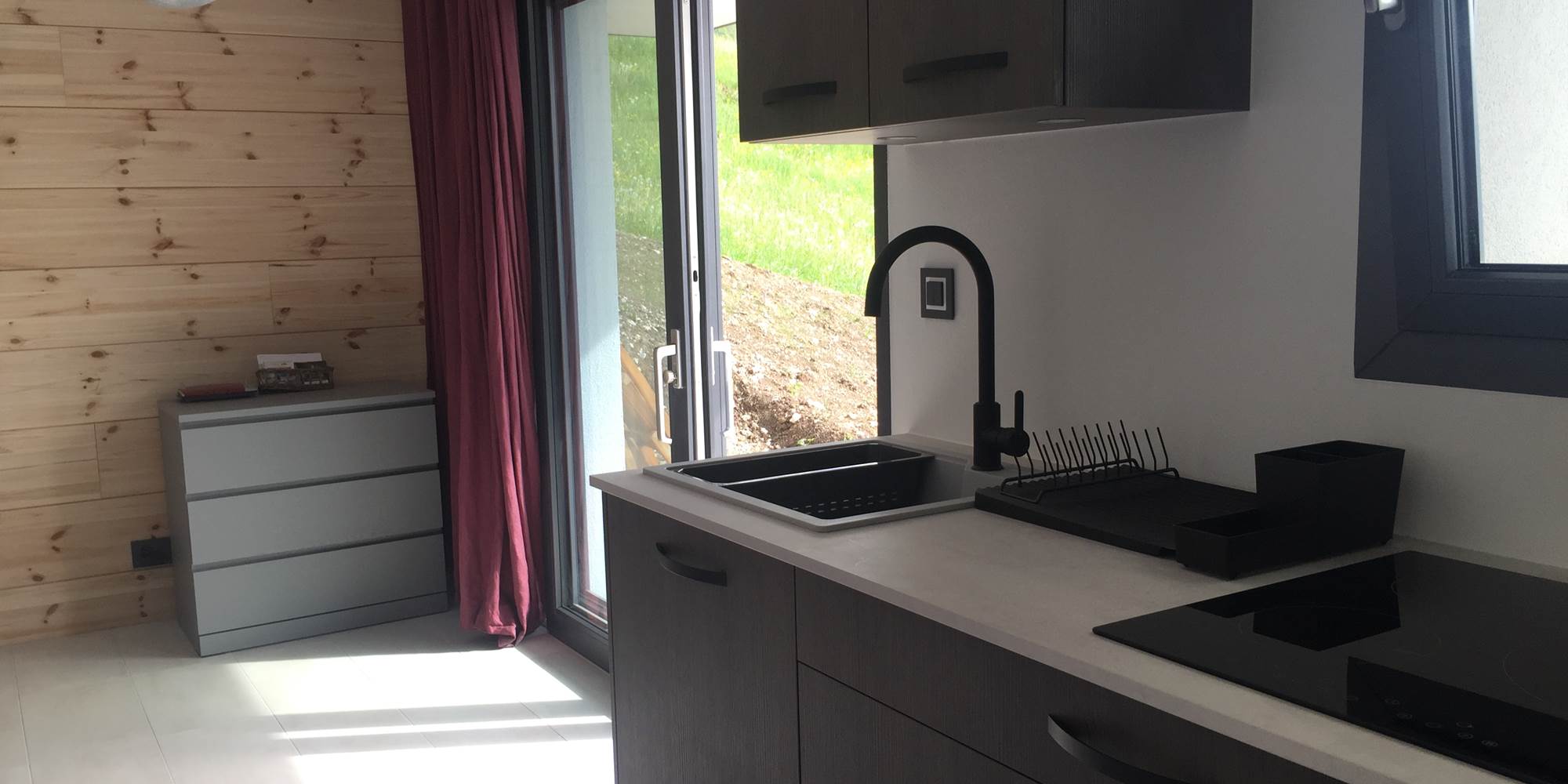 studio-vacances-gruyere-cuisine-equipee-couple-weekend-romantique-suisse