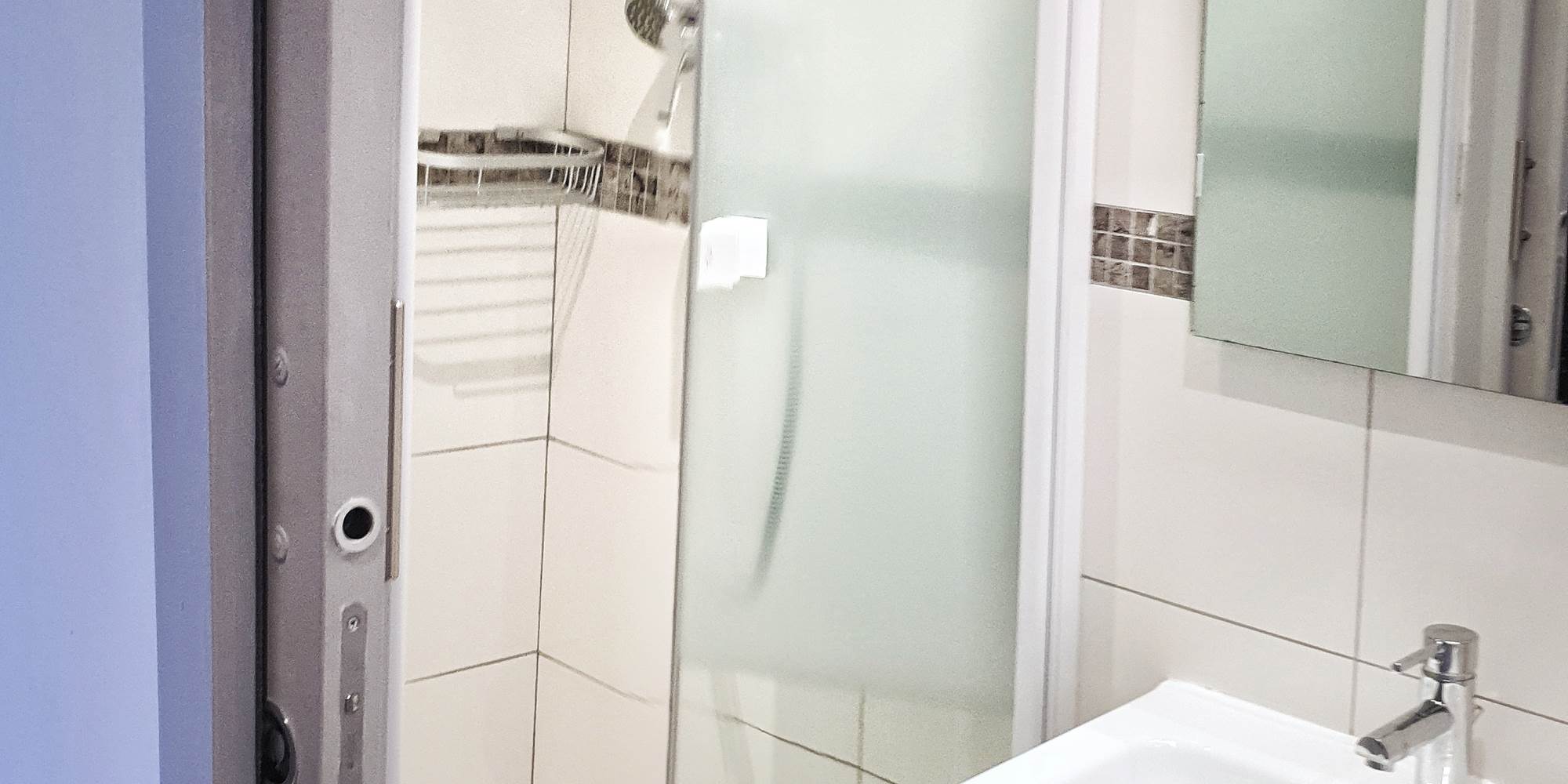 DOUCHE ET TOILETTE COMMUNES