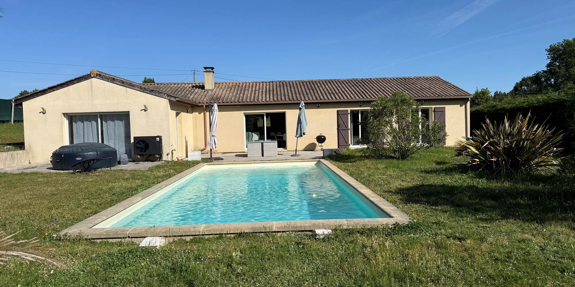 Maison avec grande piscine
