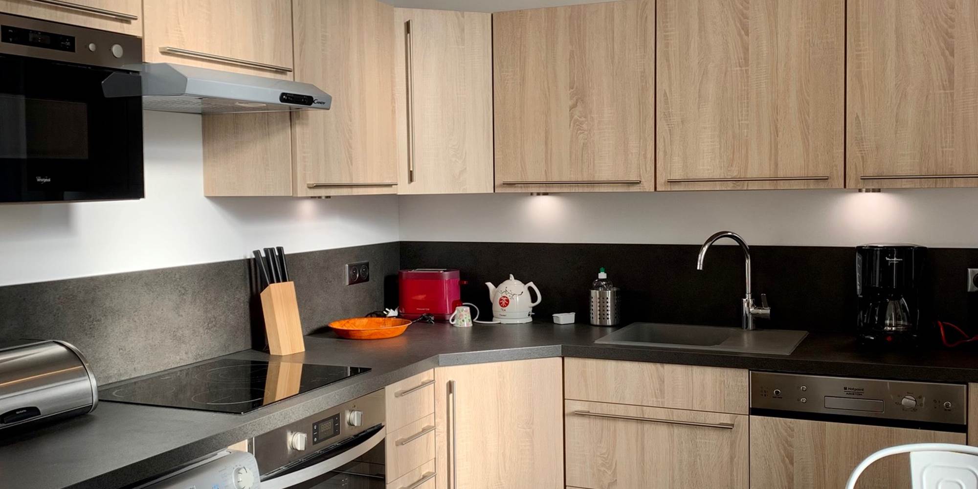 Les appartements du 10_Rochefort_Tête d' Alouette_grande cuisine équipée
