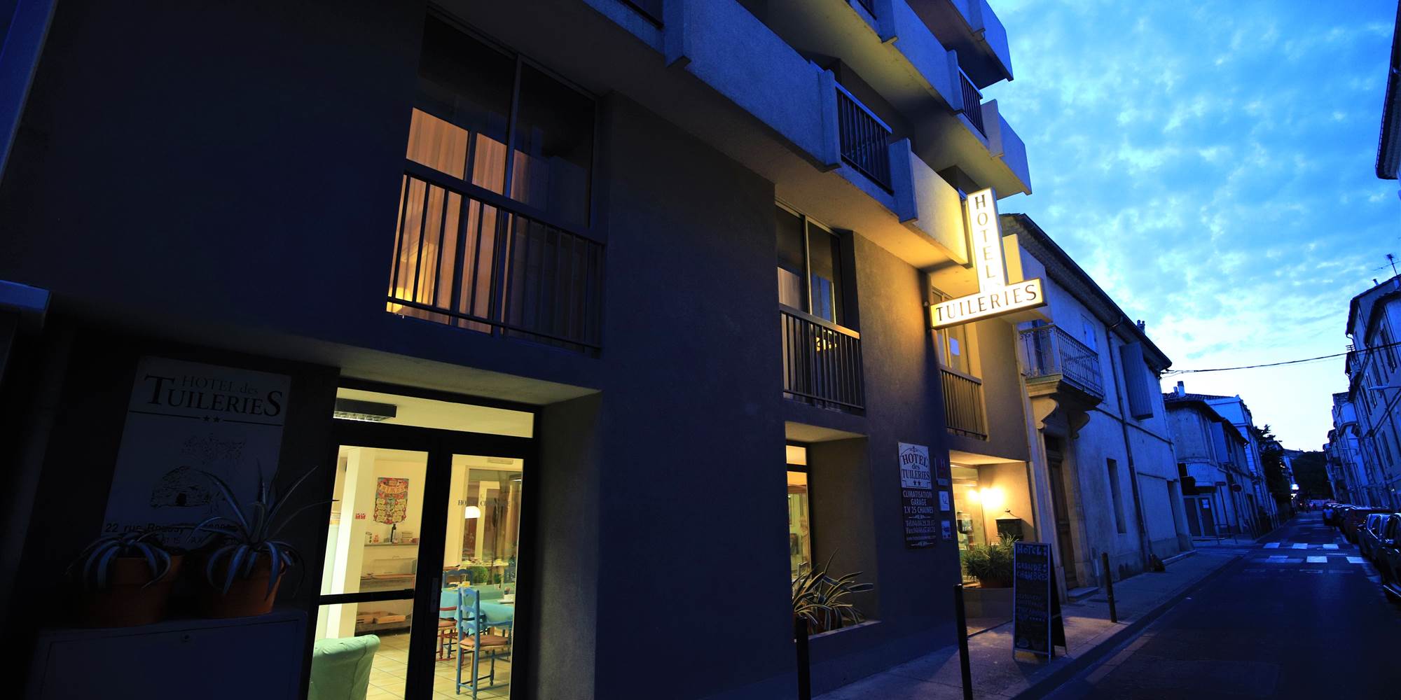 Hotel des Tuileries, Nîmes centre proche Musée de la Romanité