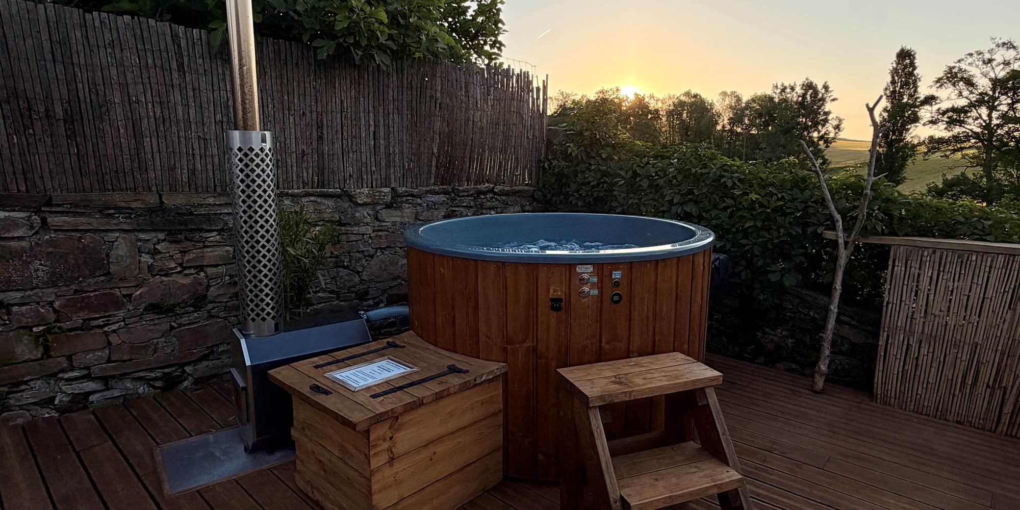 Jacuzzi face au lever du soleil