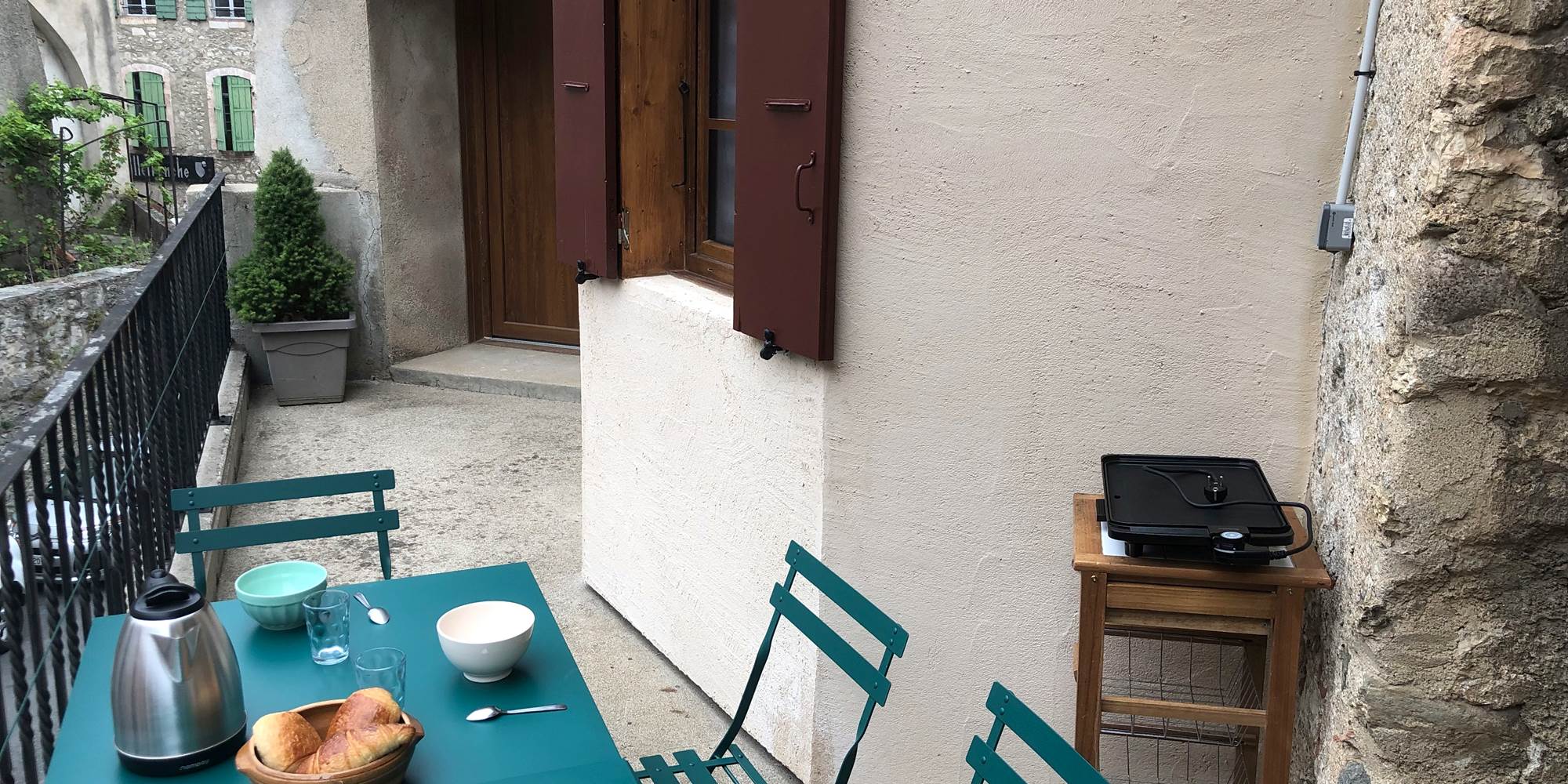 terrasse avec plancha maison St Jacques