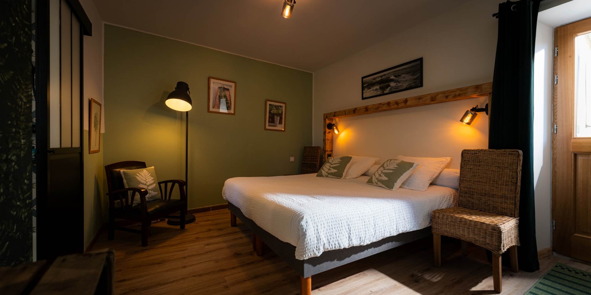 Chambre les fougères: le lit king size