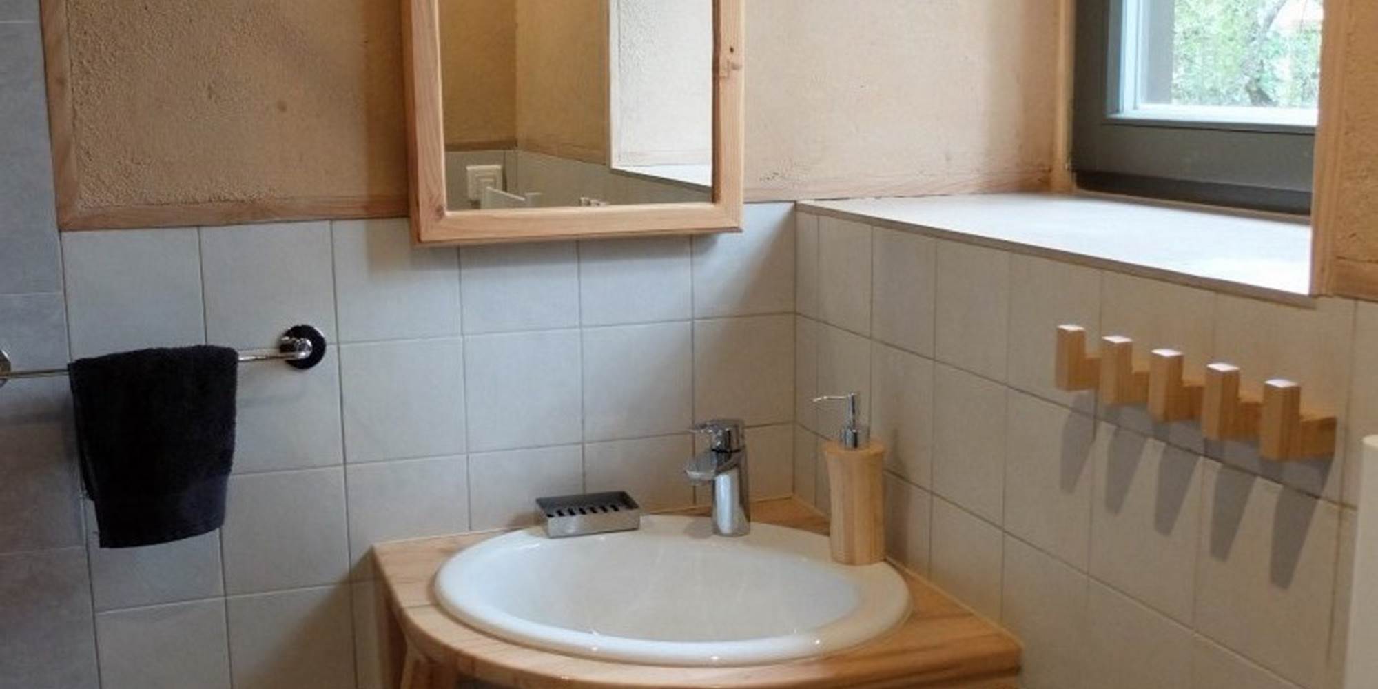 Salle de bain de l'Ecogite 1000 Pailles
