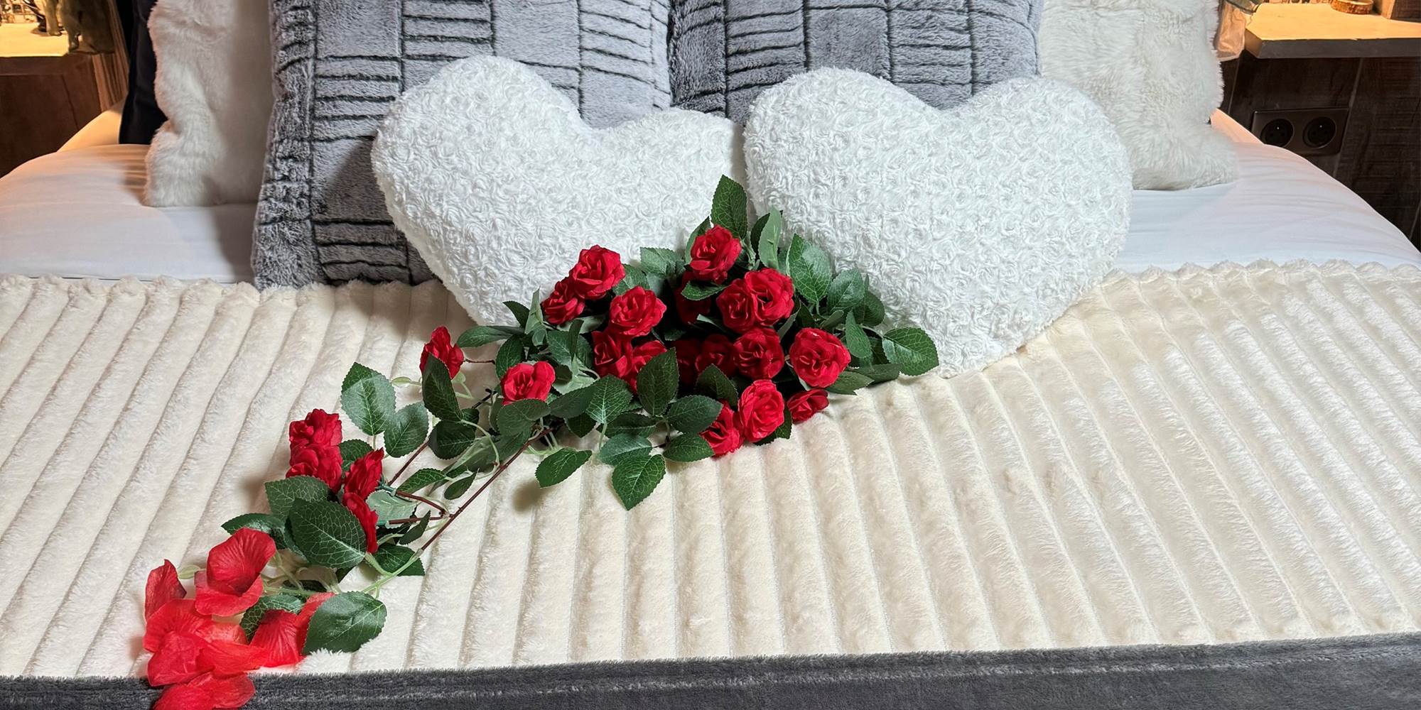 la décoration de pétales de roses