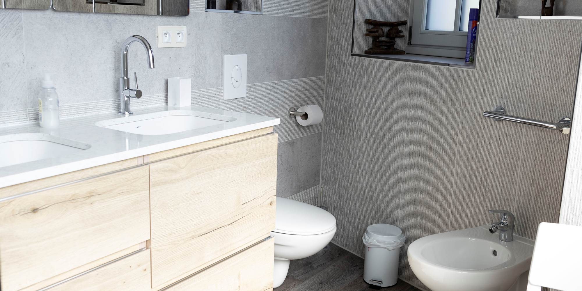 LE 41 AVENUE FOCLH LA SUITE L'ANETO / LA SALLE DE BAINS