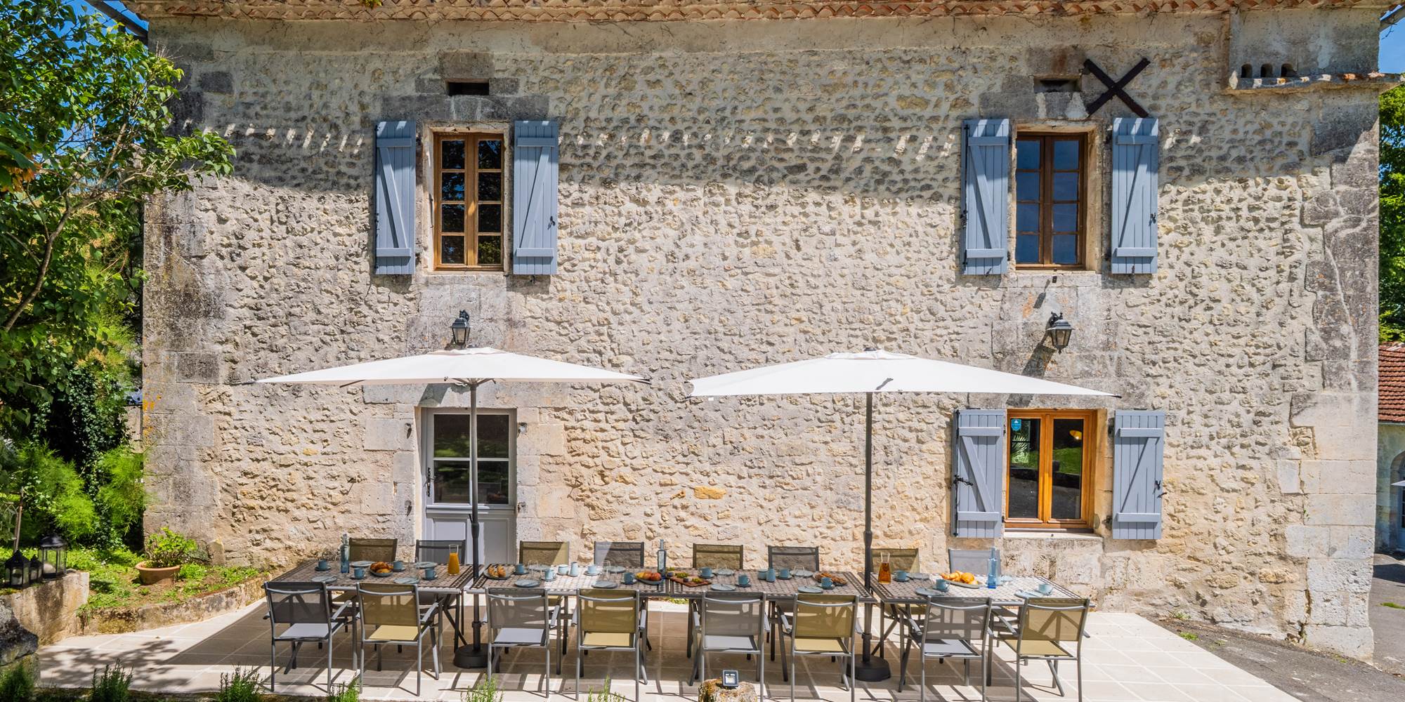 Front terrace 1