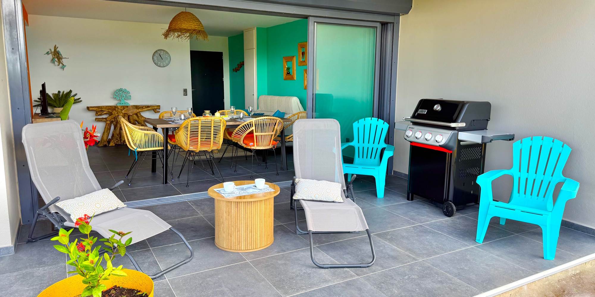 terrasse avec barbecue