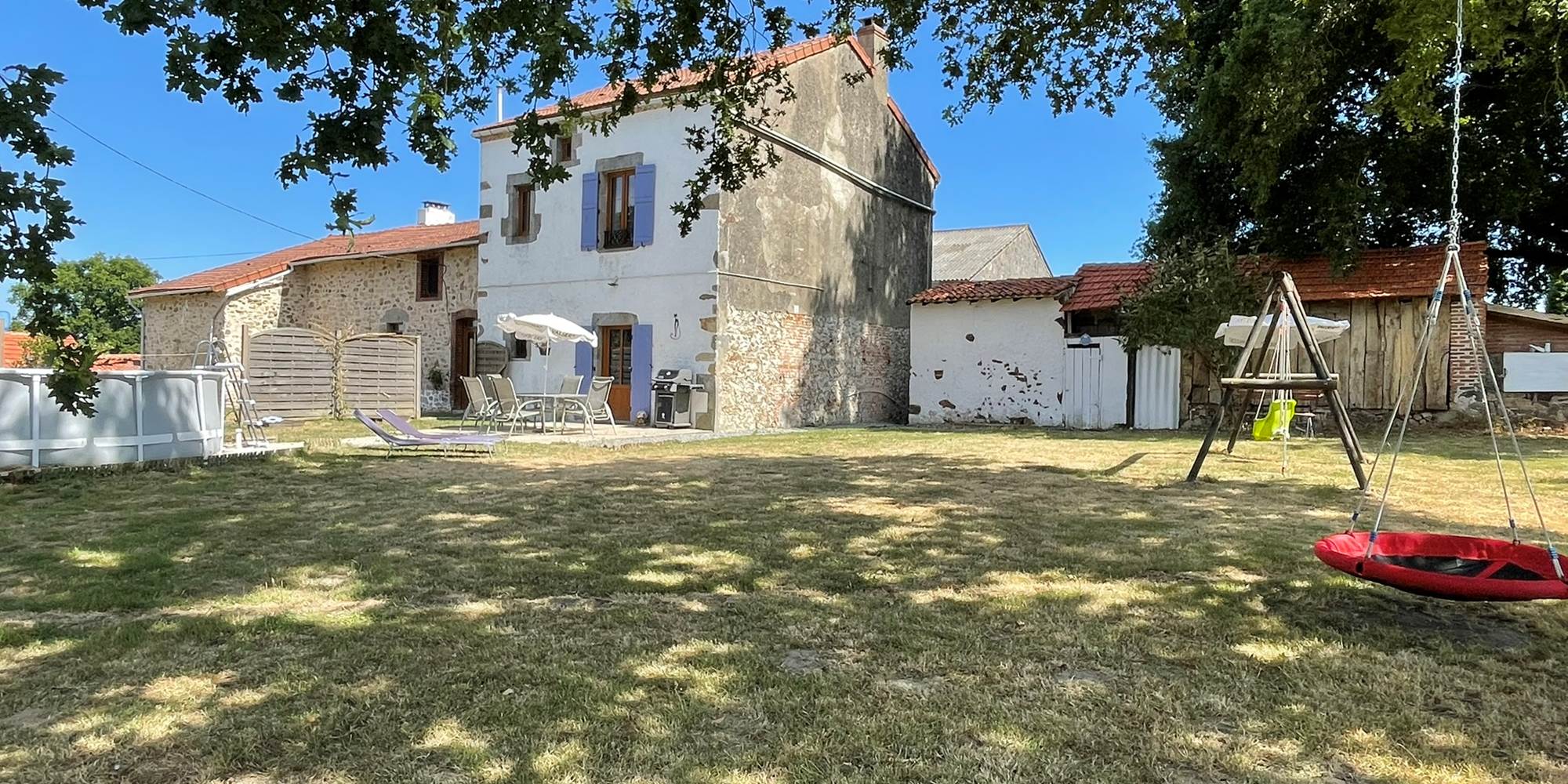 Photo du jardin - Chambres d'hôtes La Grange Richard à Dinsac