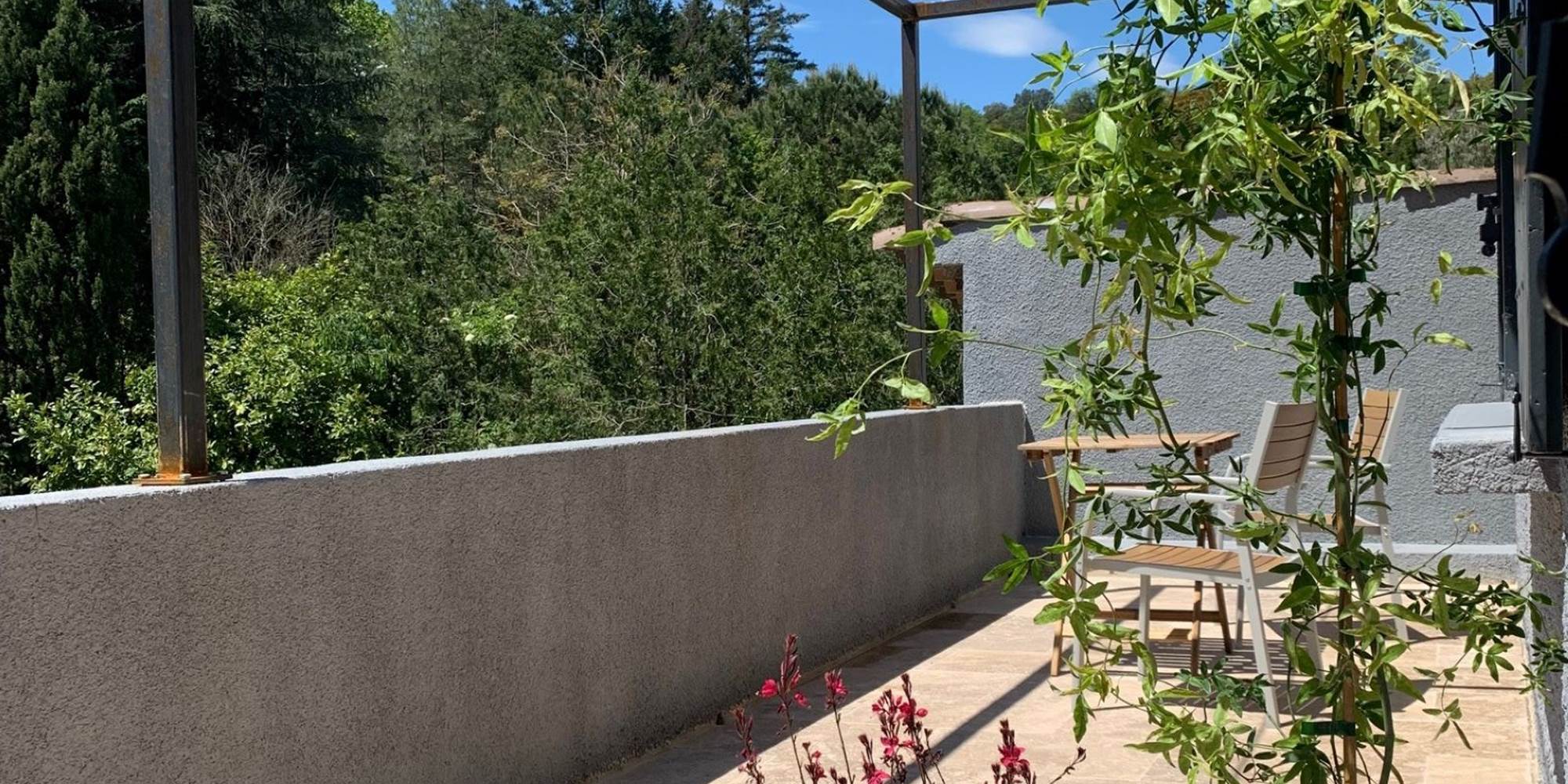 L'AUBERGE DU RANC : la terrasse de la chambre Ficelle
