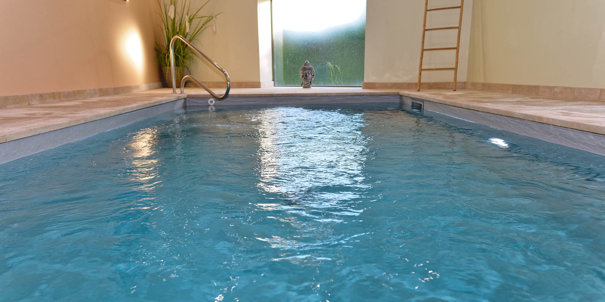Piscine intérieure chauffée privative