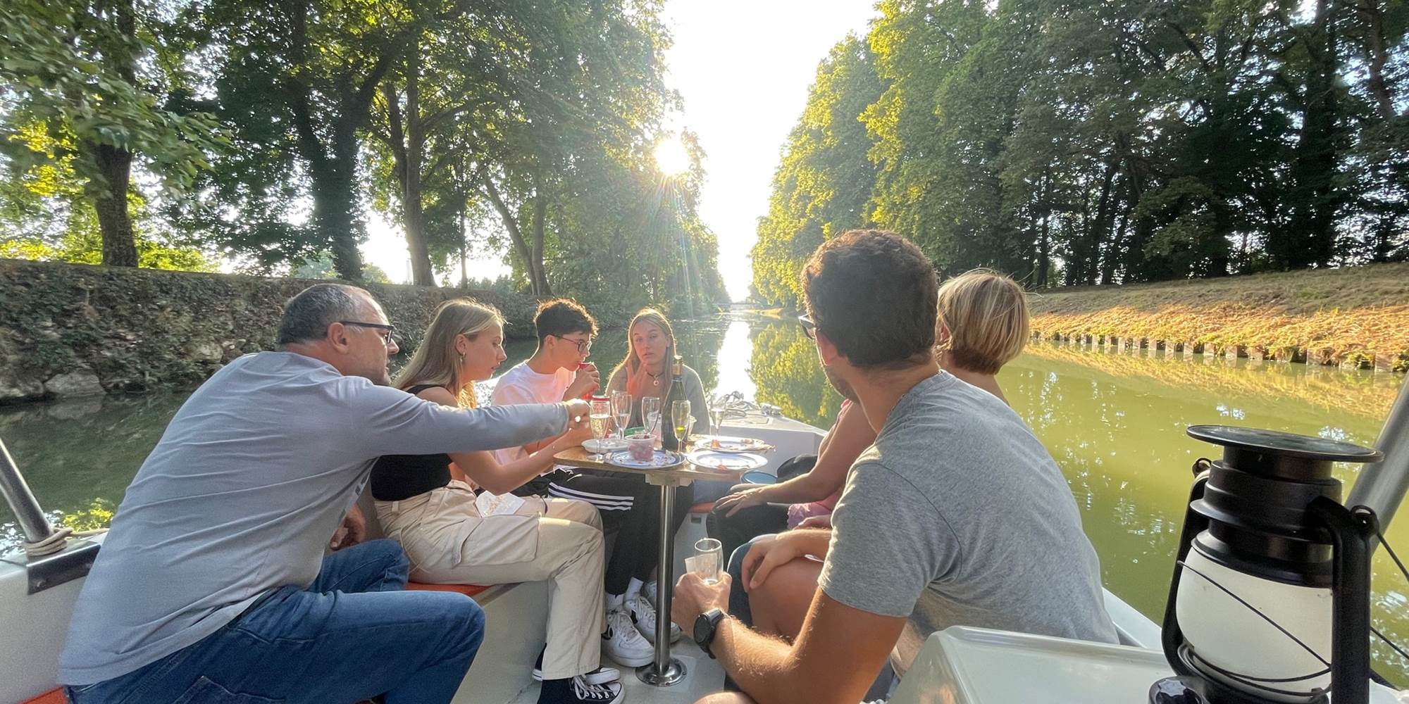 Croisière Apéro Sunset à Valence d'Agen à bord d'Helios Explorer