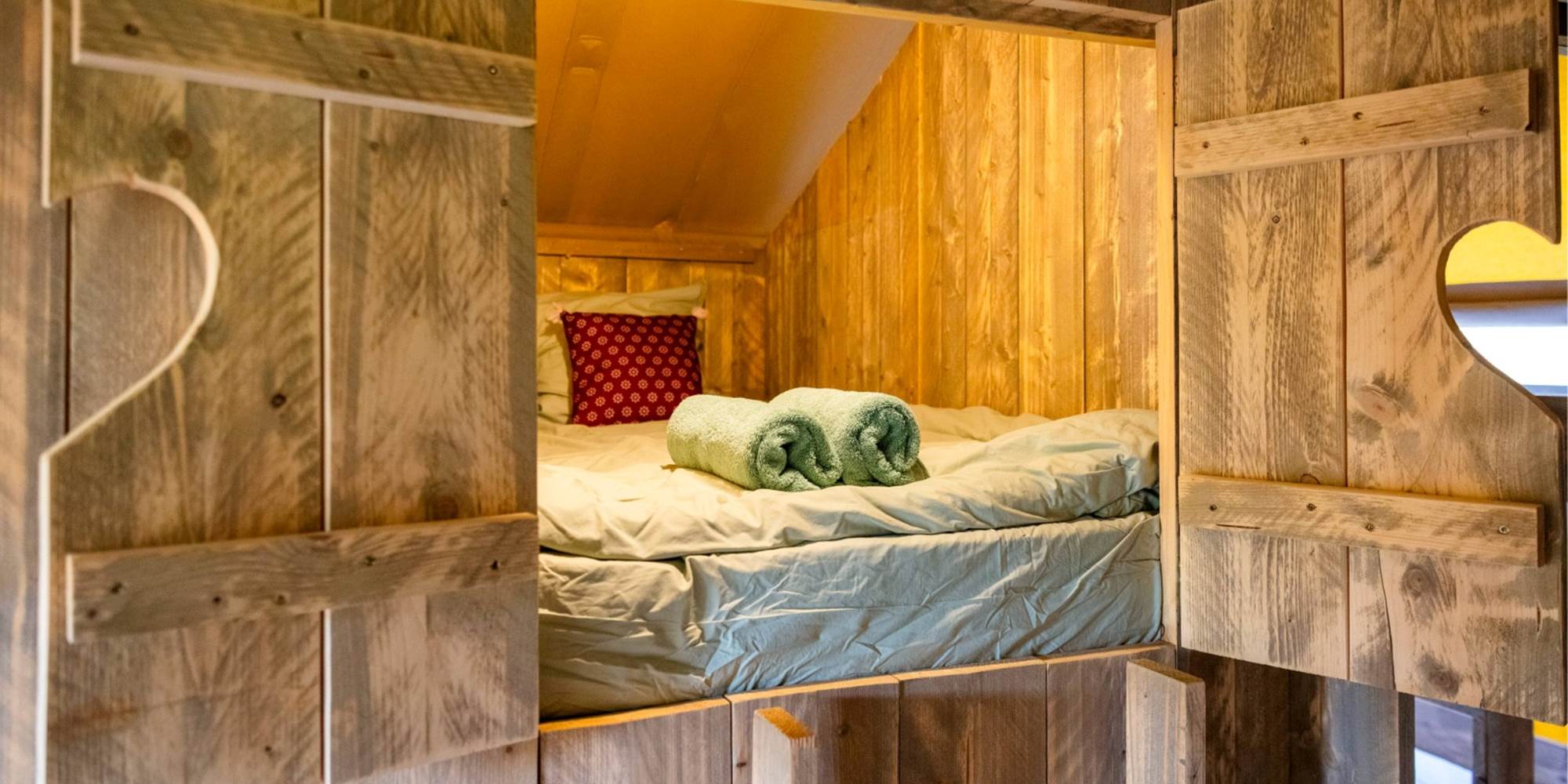 vue d'ensemble lit cabane écolodges sunshine et sunset