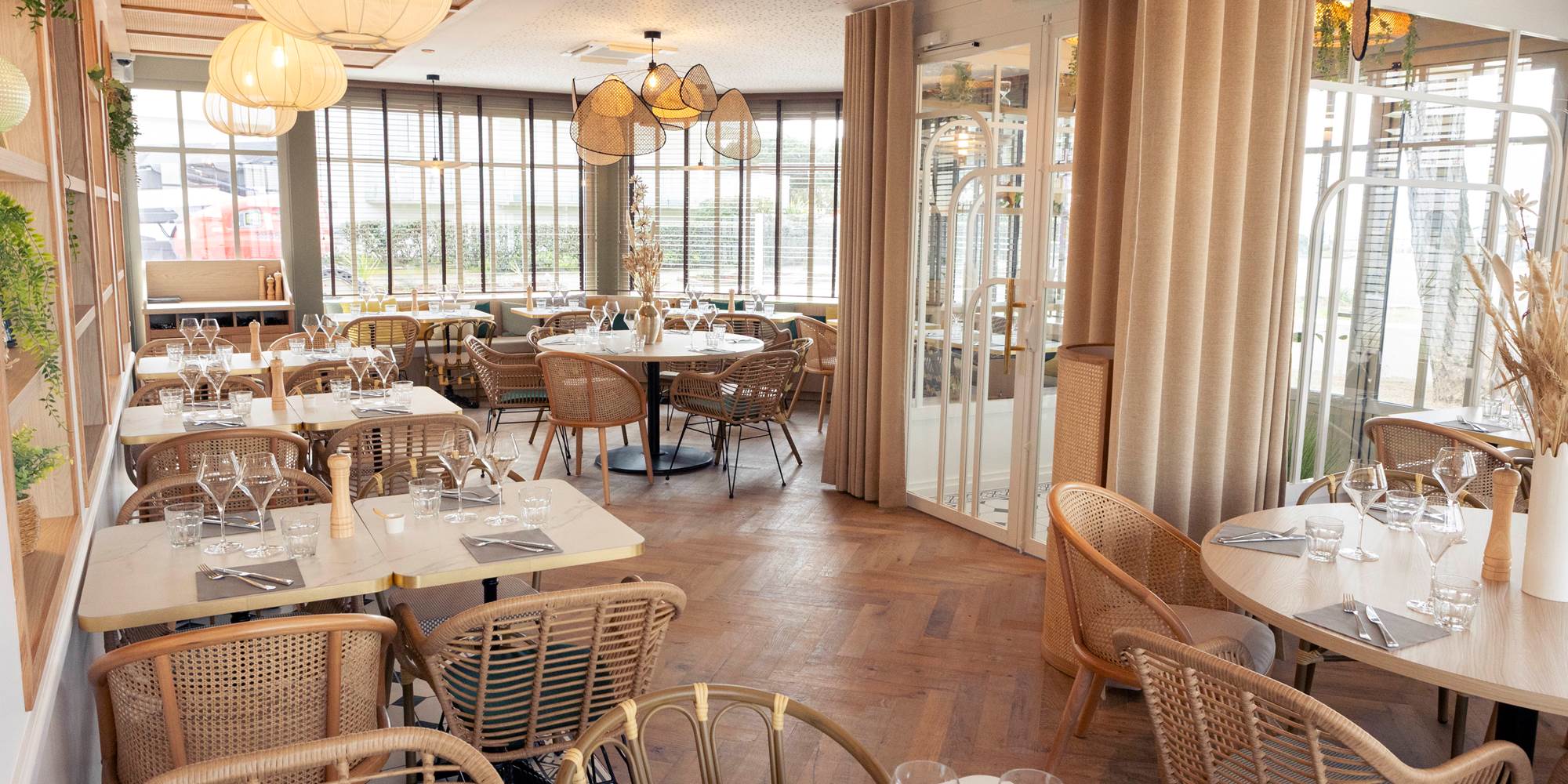 Hotel La Villa Rose Marie saint brevin océan chambre triple lit double lit simple grande douche petit déjeuner diner restaurant terrasse sous les pins