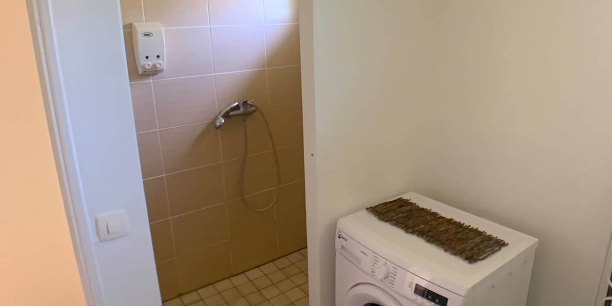 Grande douche à l'italienne