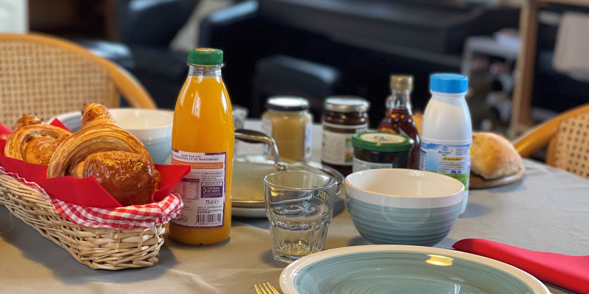 Petit déjeuner péniche hôtel Gaïa