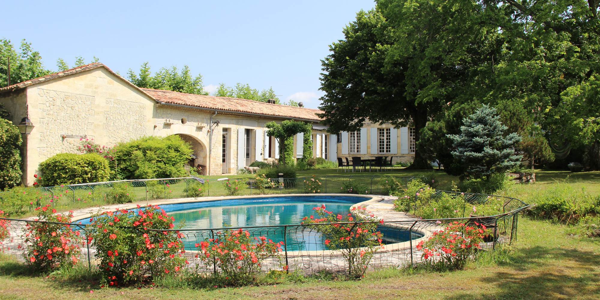 1 maison et piscine reduite