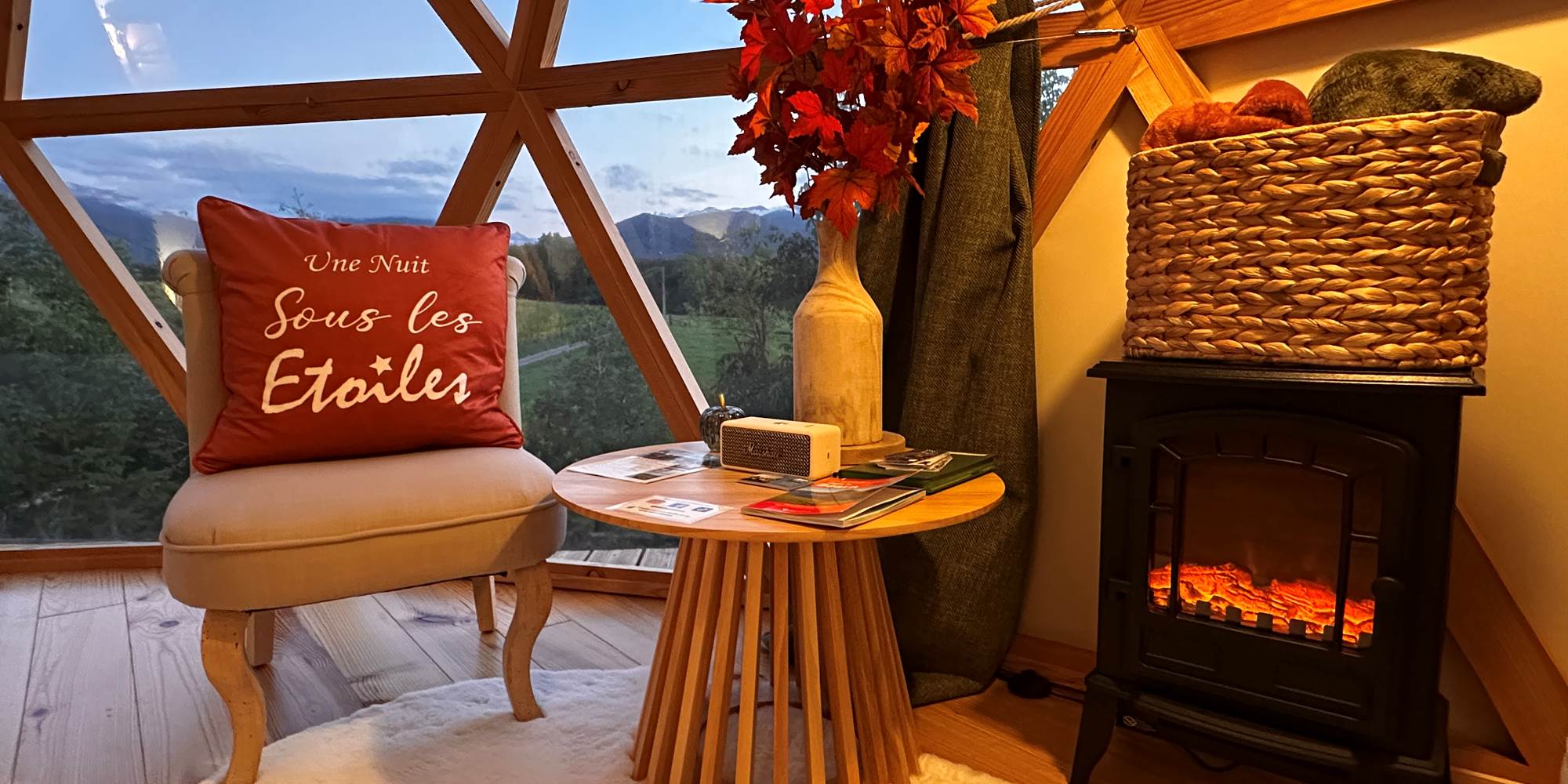 Cheminée décorative avec effets flammes pour une soirée chaleureuse