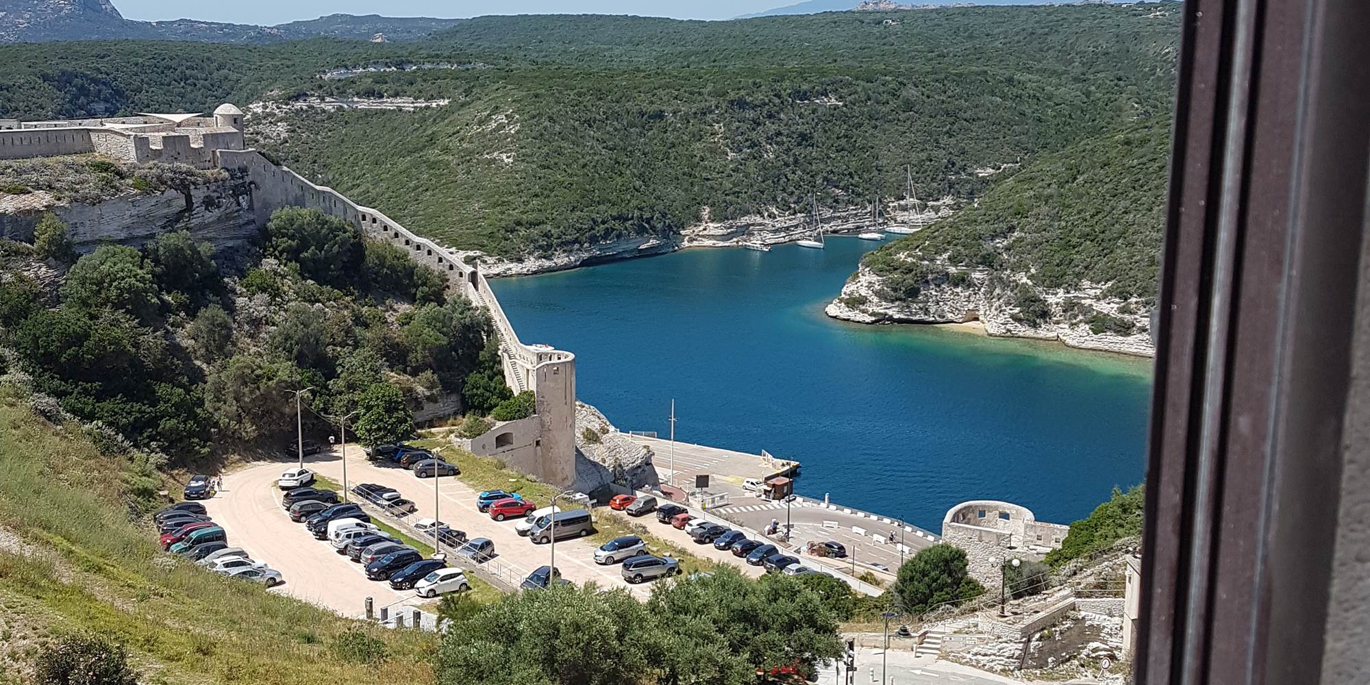 vue du salon et chambre Pierrot