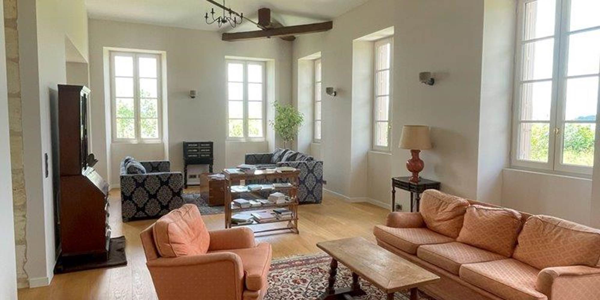 Chambre lit double, étage, salle de bain privative, vue jardin, vignoble, chambres d'hôtes