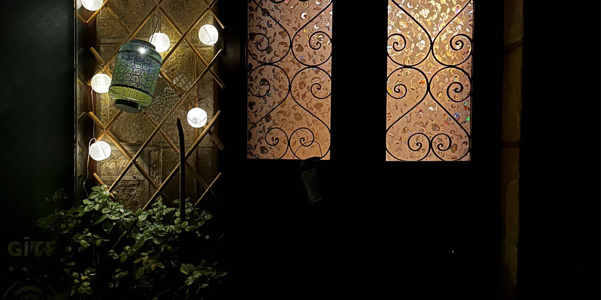 "Le Chant des Sources" : un Gîte-Appartement 1 à 7 personnes et un Gîte-Maison 1 à 4 personnes. Pouvant être loués ensemble. Salle de stage en option.