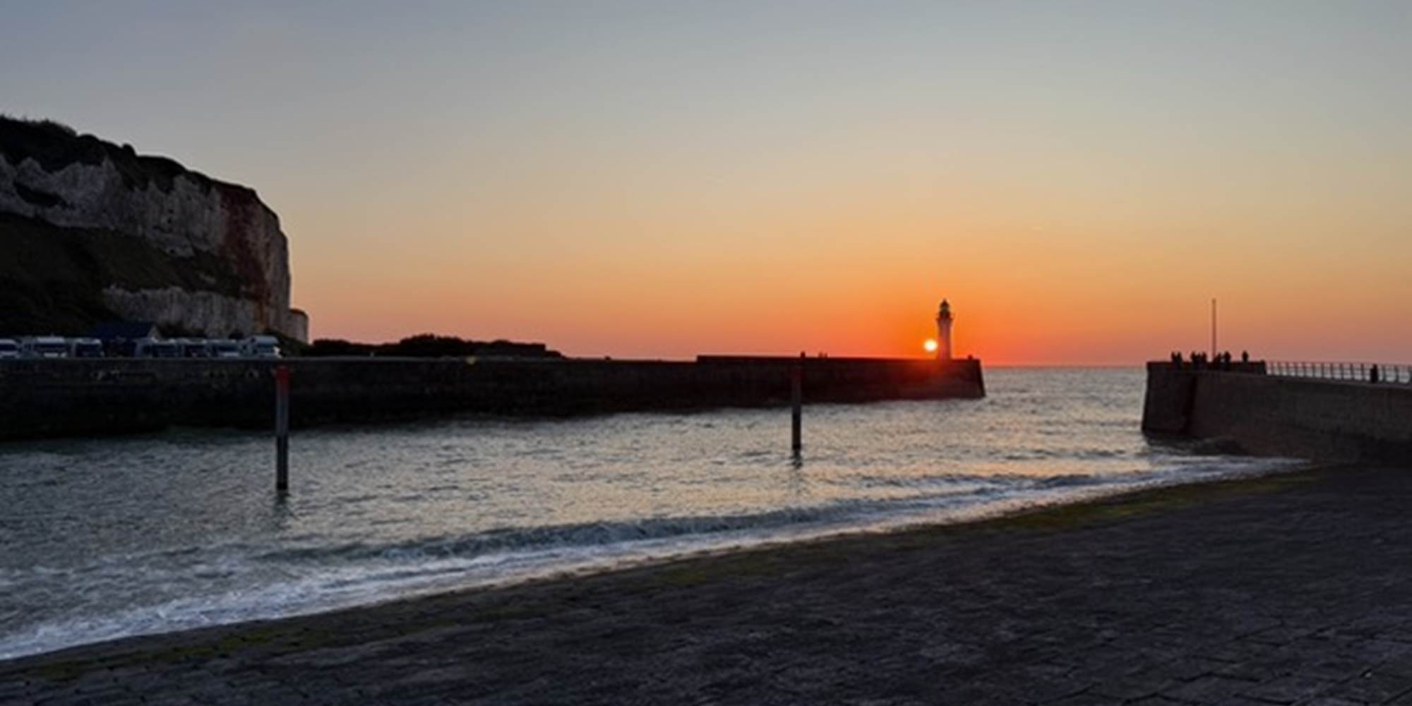 91E58758-B342-4CF1-9912-50A6C2934285_1_201_a