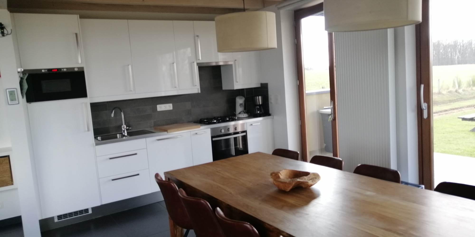 salle à manger donnant sur terrasse-presta