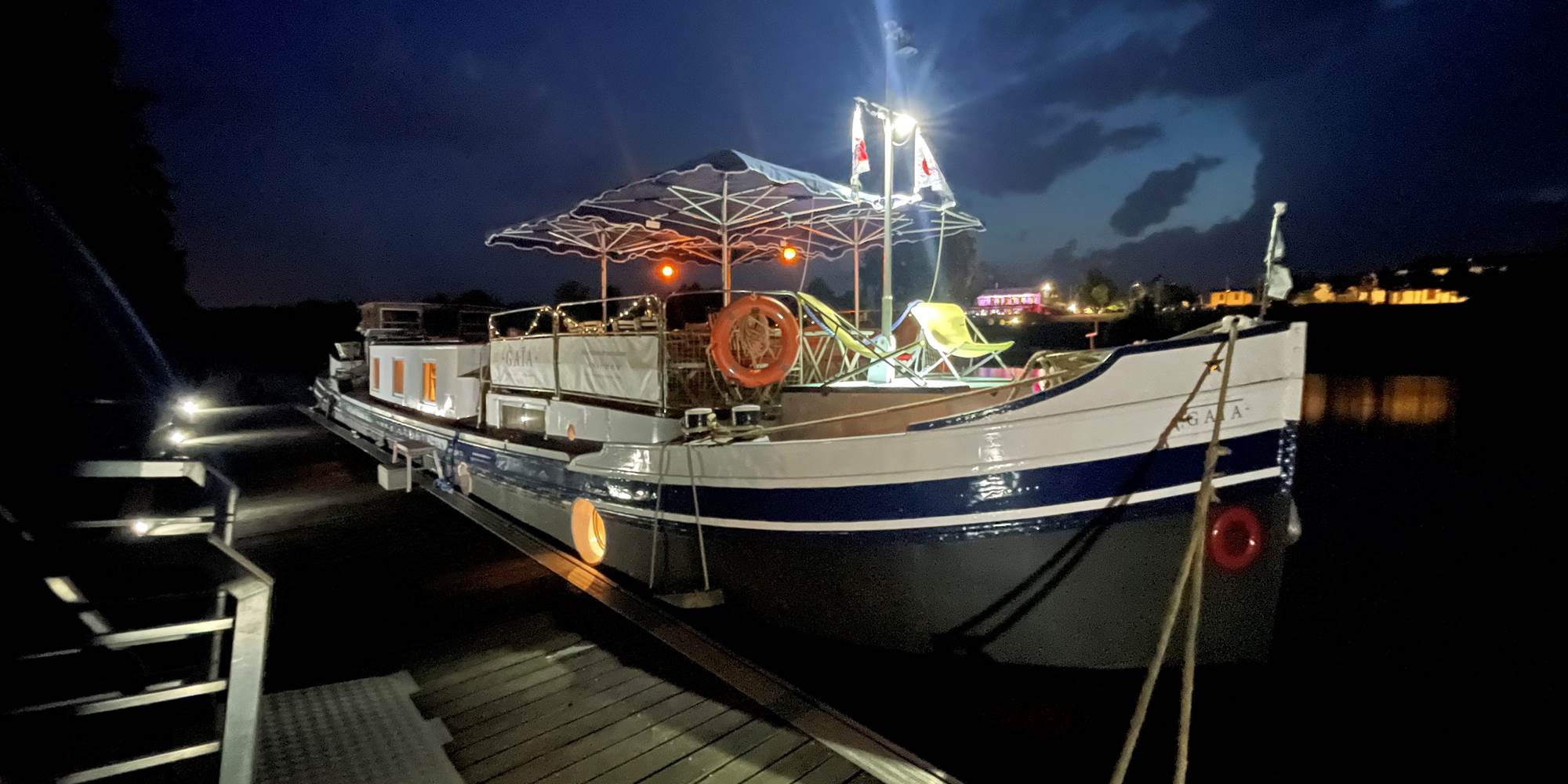 Gaïa amarré pour la nuit au Ponton de Sapiac
