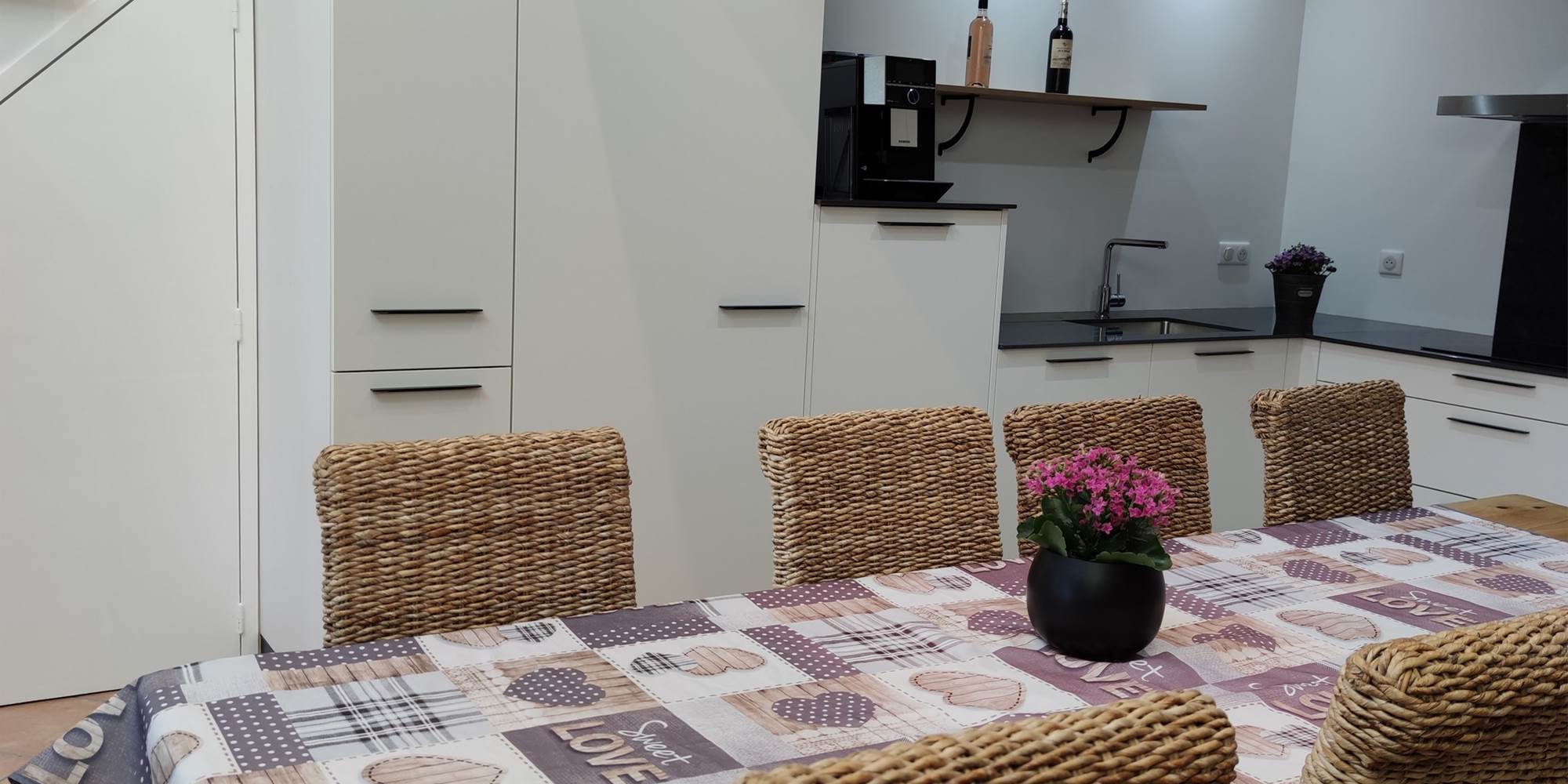 Gîte Castillon  - côté cuisine et repas