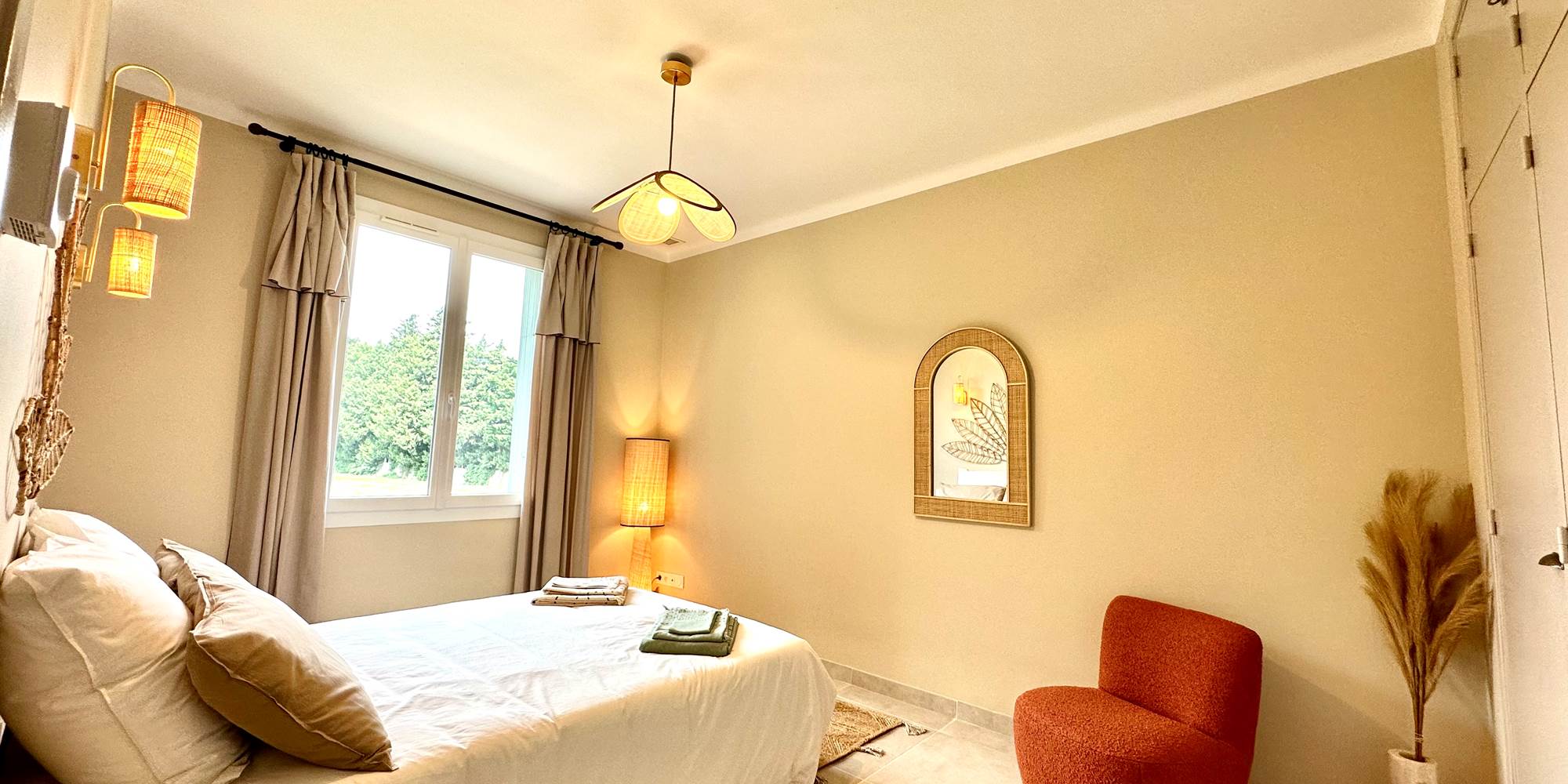 vue chambre 3, proche domain des blaquières, chateaurenard, gare tgv avignon, proche tgv avignon