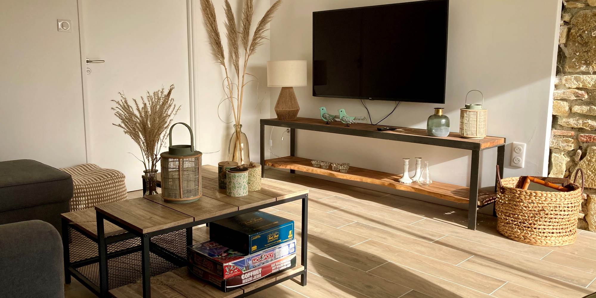 Salon avec télévision